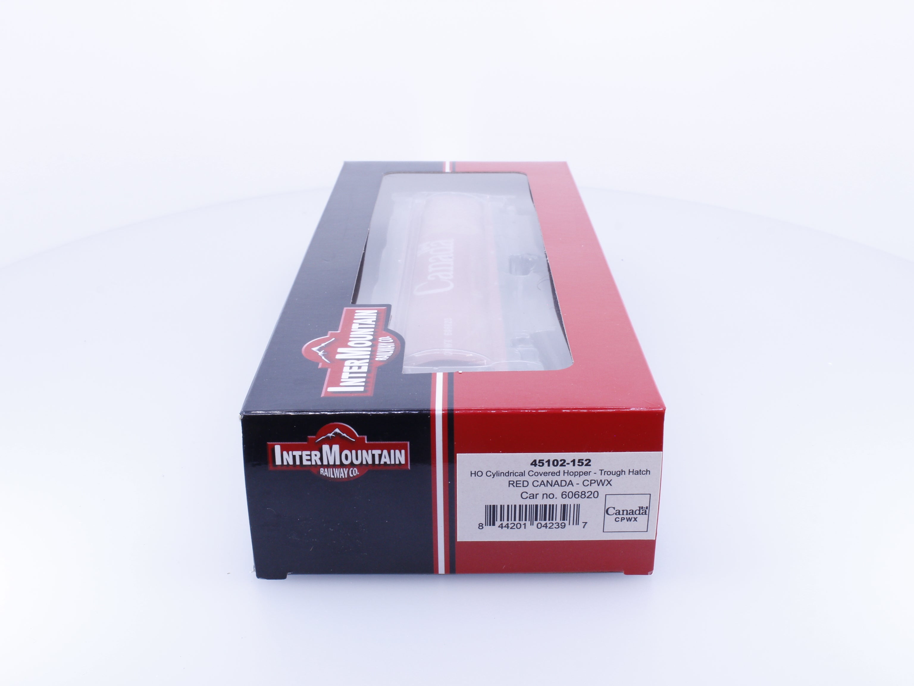 InterMountain 45102-152 HO Cylindrical Covered Hopper Red Canada Canadian Wheat Board (CNWX) 606820