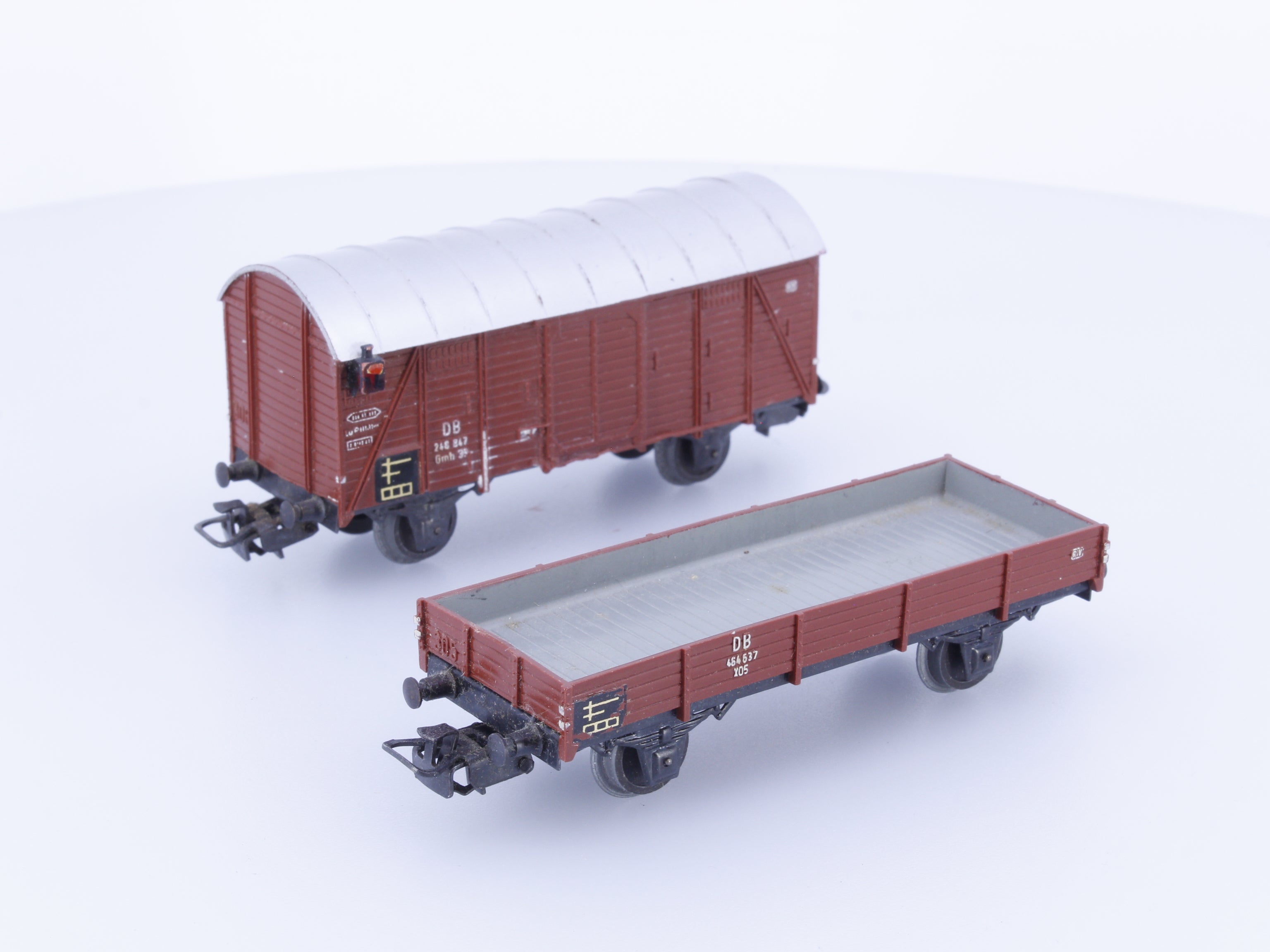 Marklin HO DB One Short Flat Car and One Short Box Car