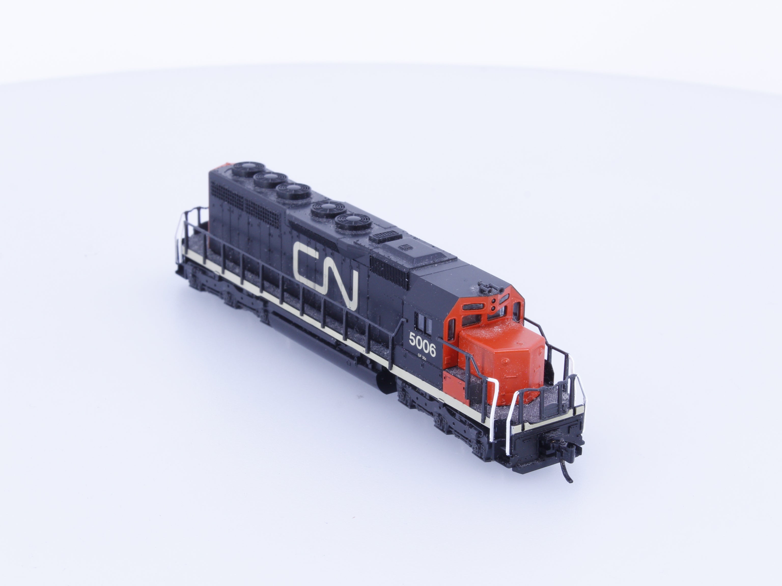 Kato 176-2002 N SD40 Diesel Locomotive Canadian National (CN) 5006 Analog DC