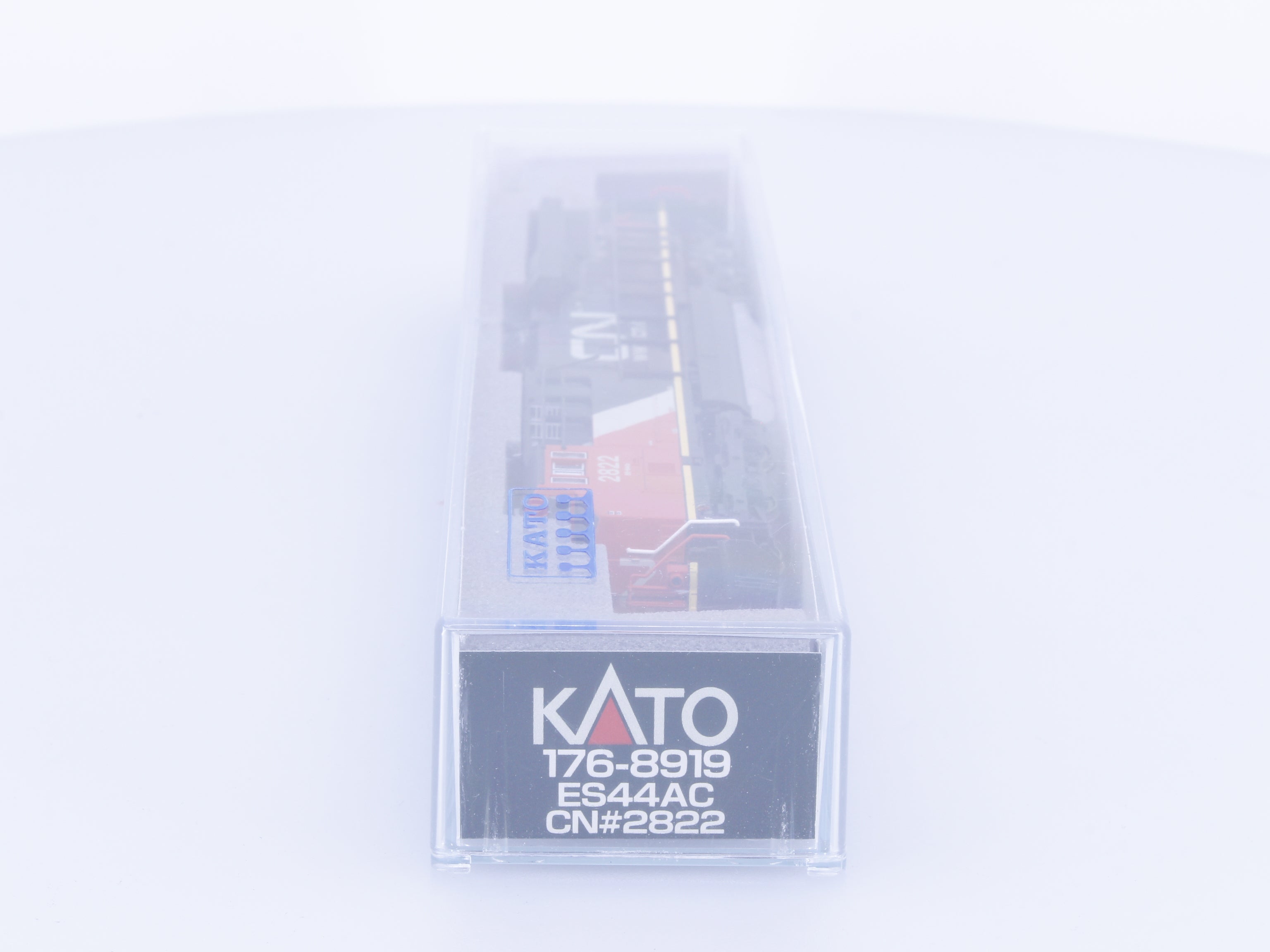 Kato 176-8919 N ES44AC Diesel Locomotive Canadian National (CN) 2822 Analog DC (#2)