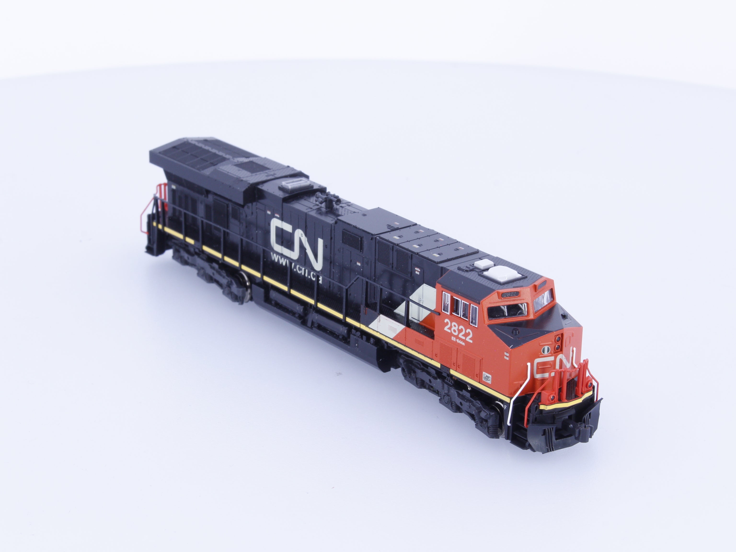Kato 176-8919 N ES44AC Diesel Locomotive Canadian National (CN) 2822 Analog DC (#2)
