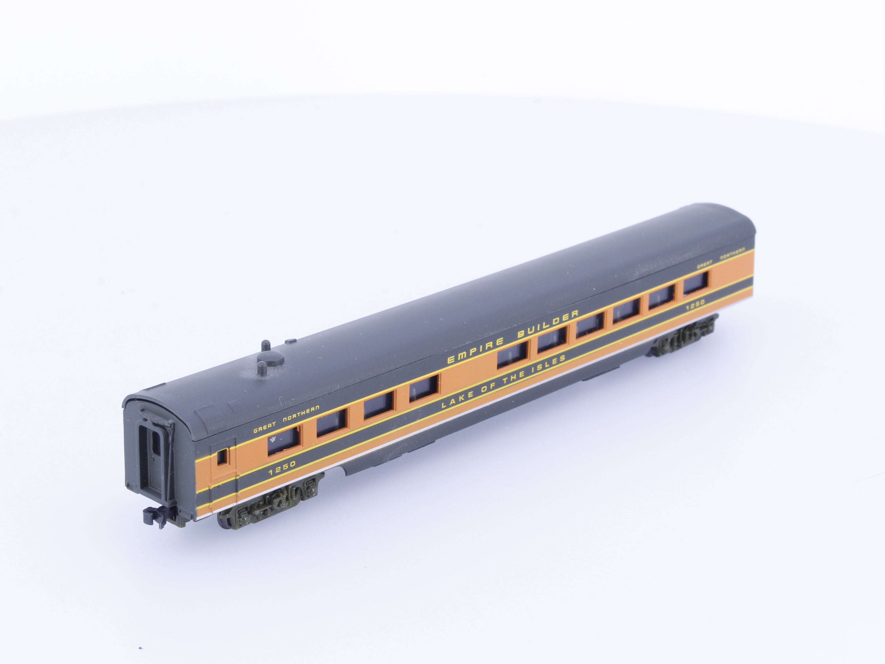 Con Cor 1250 N Empire Builder Passenger Coach Great Northern (GN) Lake of the Isles 1250