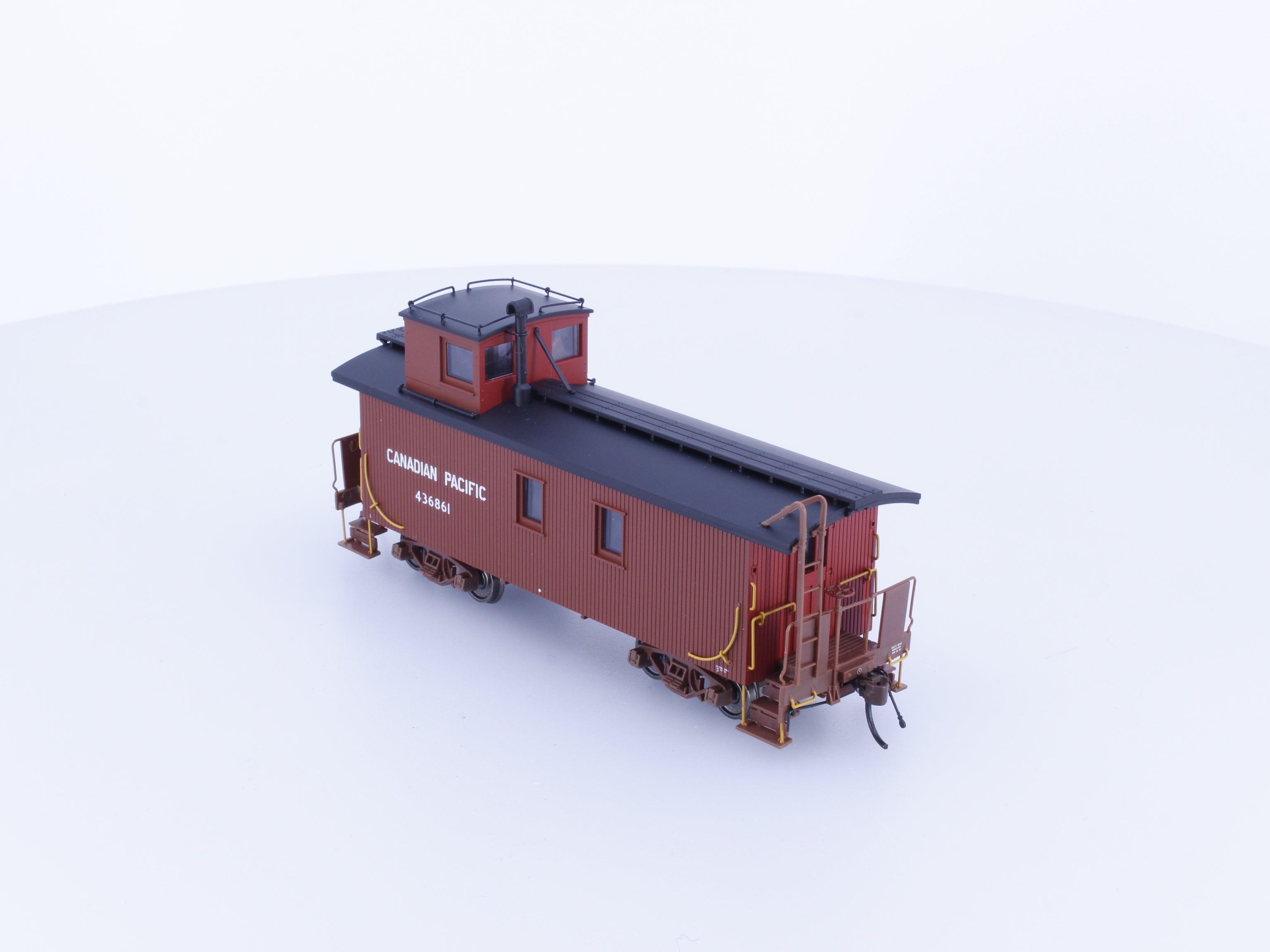 Trueline Trains 301118 HO Offset Cupola Caboose Canadian Pacific (CP) 436861