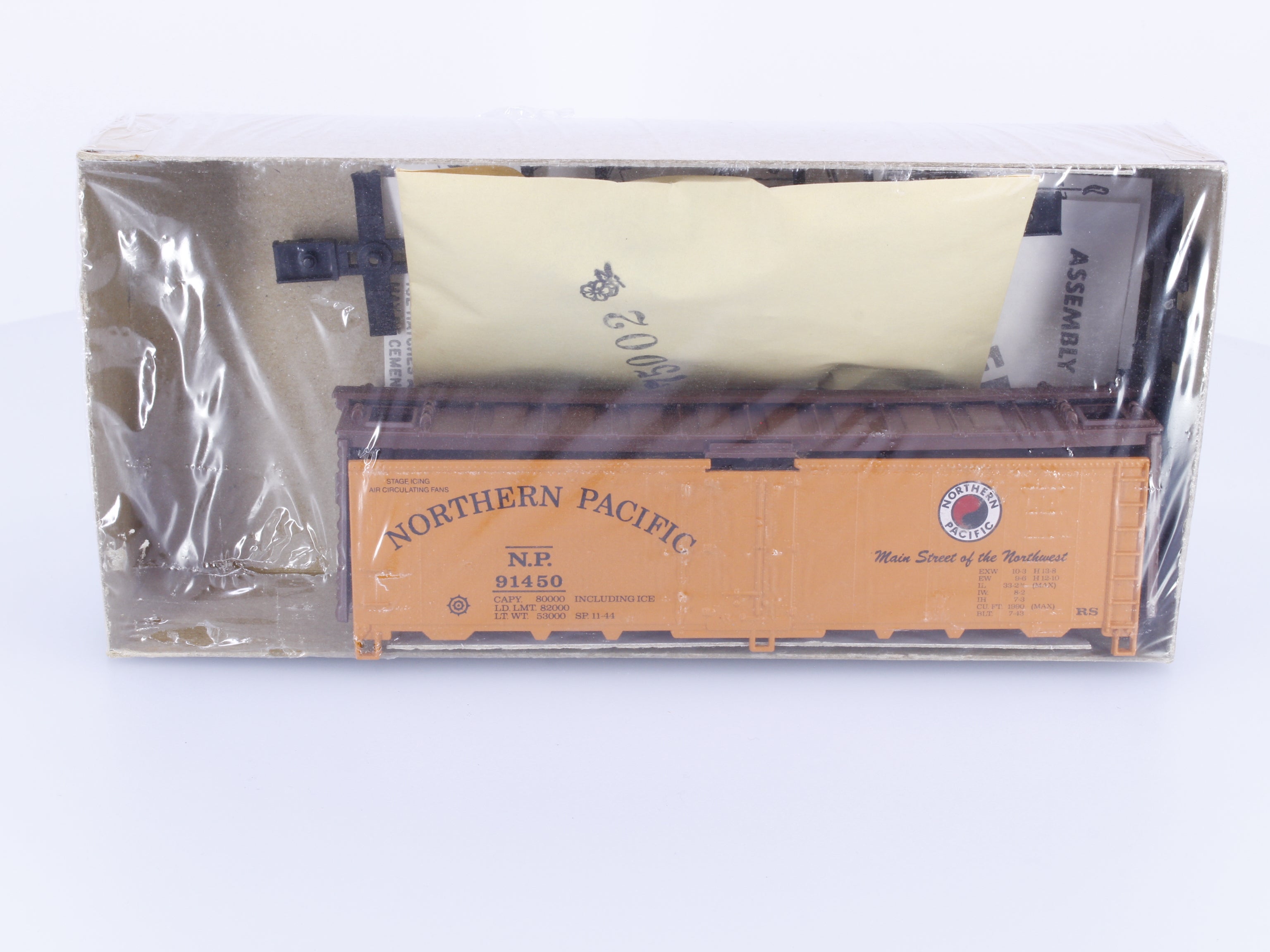 Athearn 5028 HO 40' Reefer Kit Northern Pacific (NP) 91450
