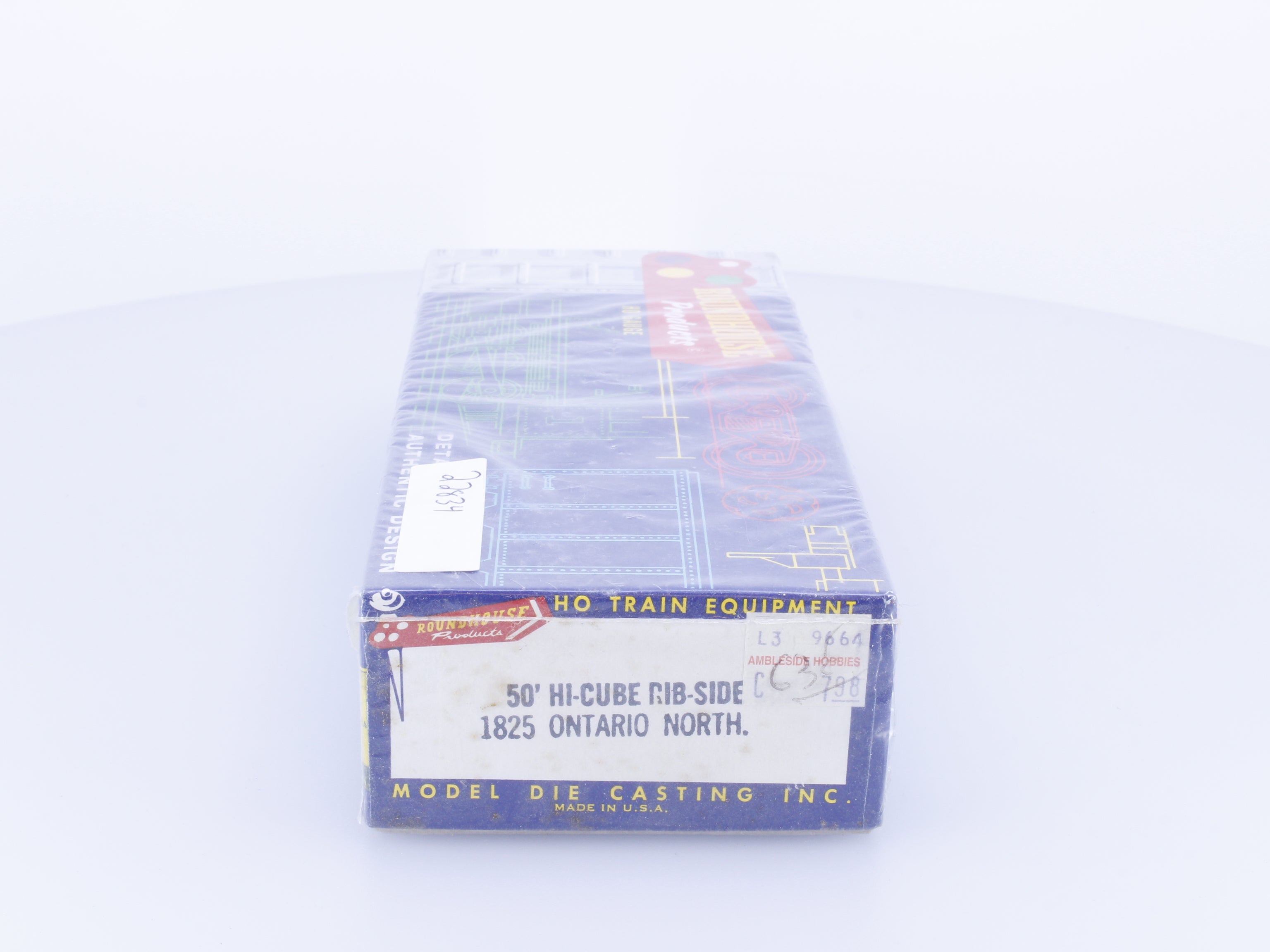 Roundhouse 1825 HO 50' Hi-Cube Rib Side Boxcar Kit Ontario Northland (ONT) 7605