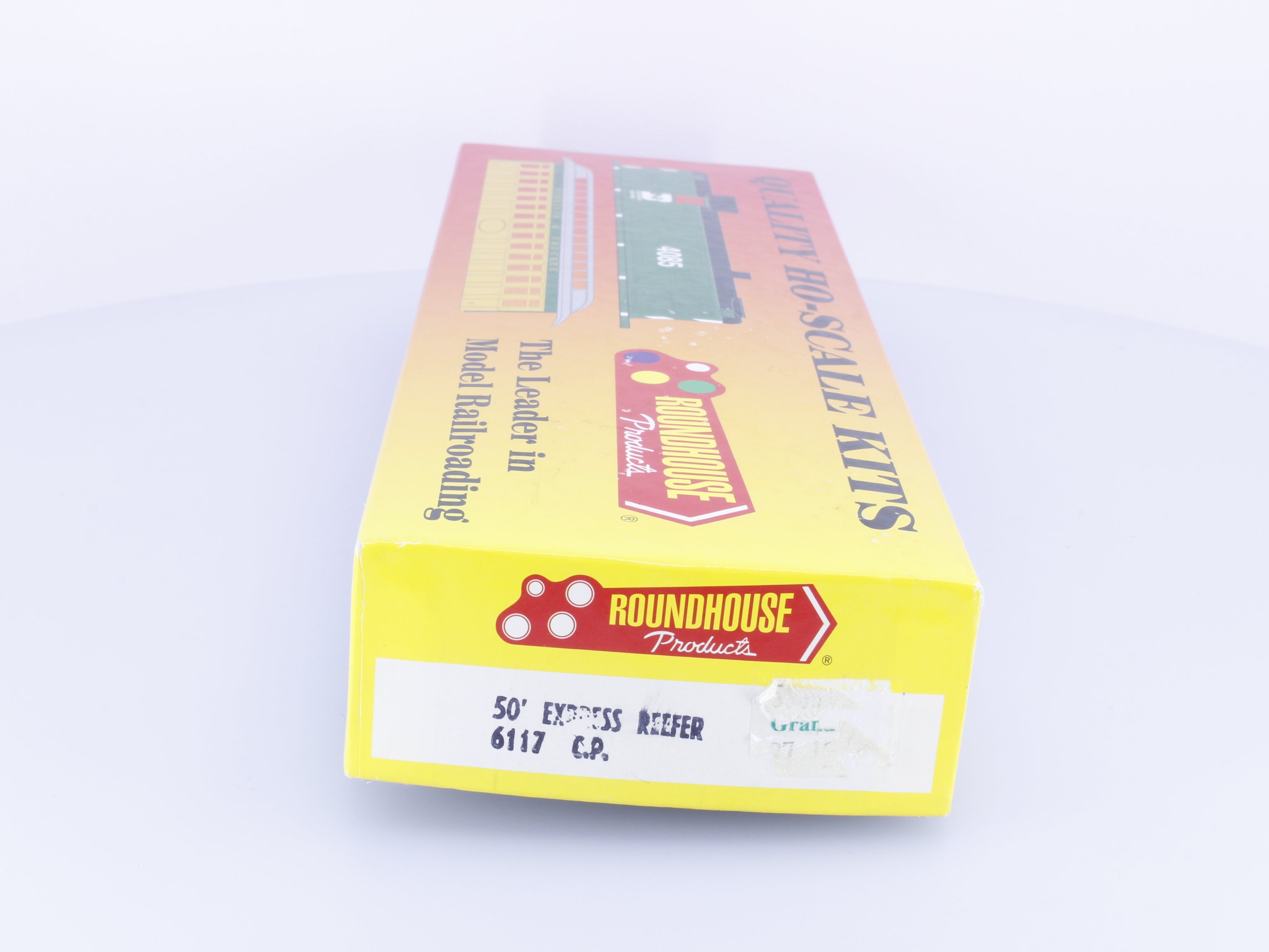 Roundhouse 6117 HO 50' Express Reefer Kit Canadian Pacific (CP) 235