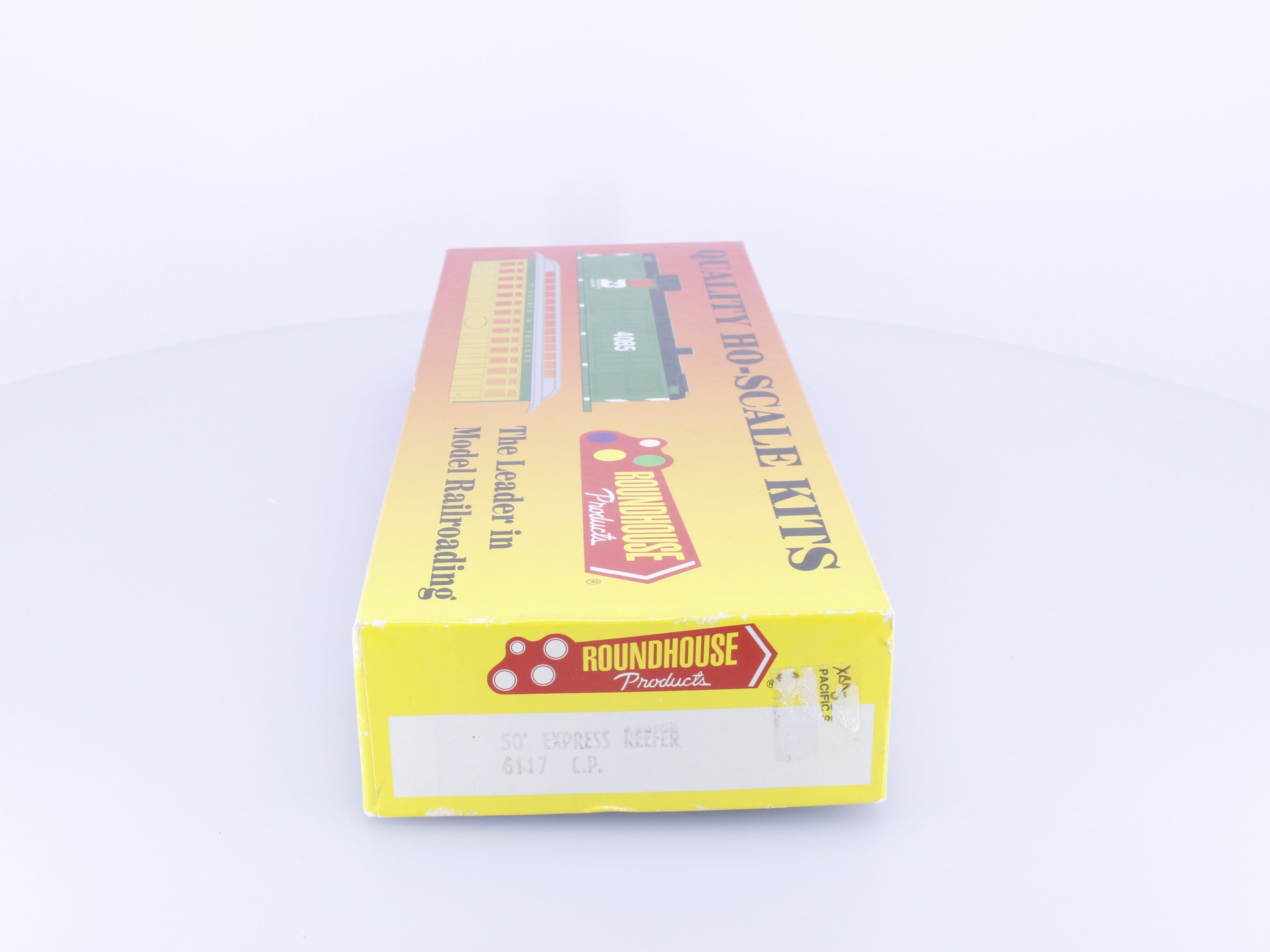 Roundhouse 6147 HO 50' Express Reefer Kit Canadian Pacific (CP) 212