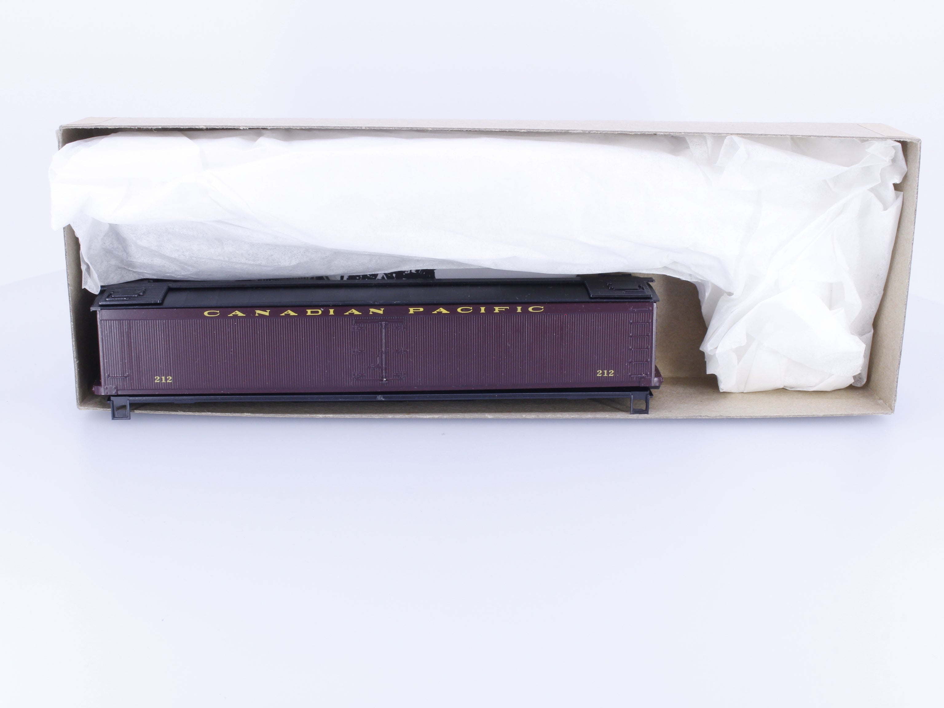 Roundhouse 6147 HO 50' Express Reefer Kit Canadian Pacific (CP) 212