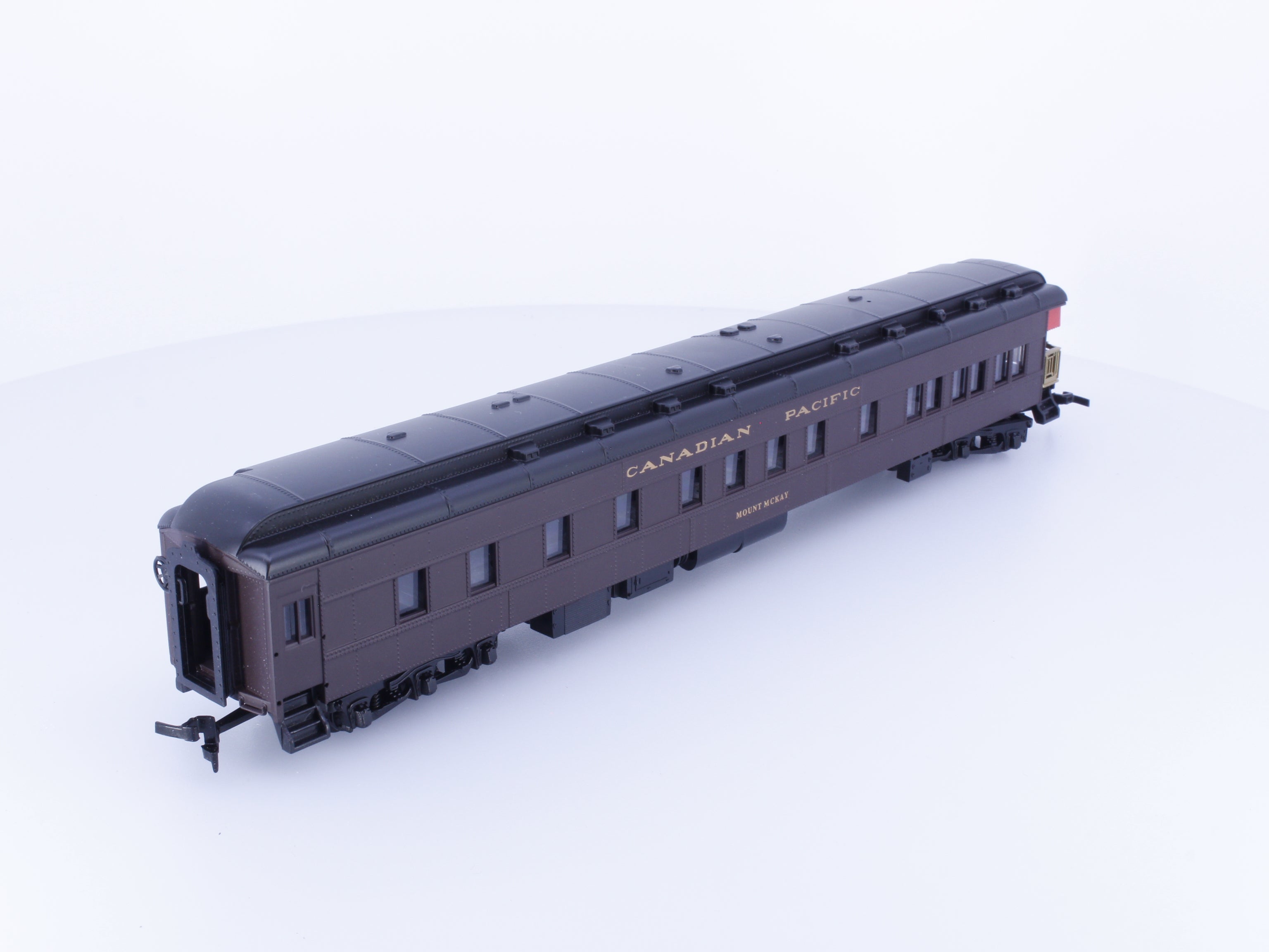 IHC 49114 HO Heavyweight Observation Car Canadian Pacific (CP) Mount Mckay