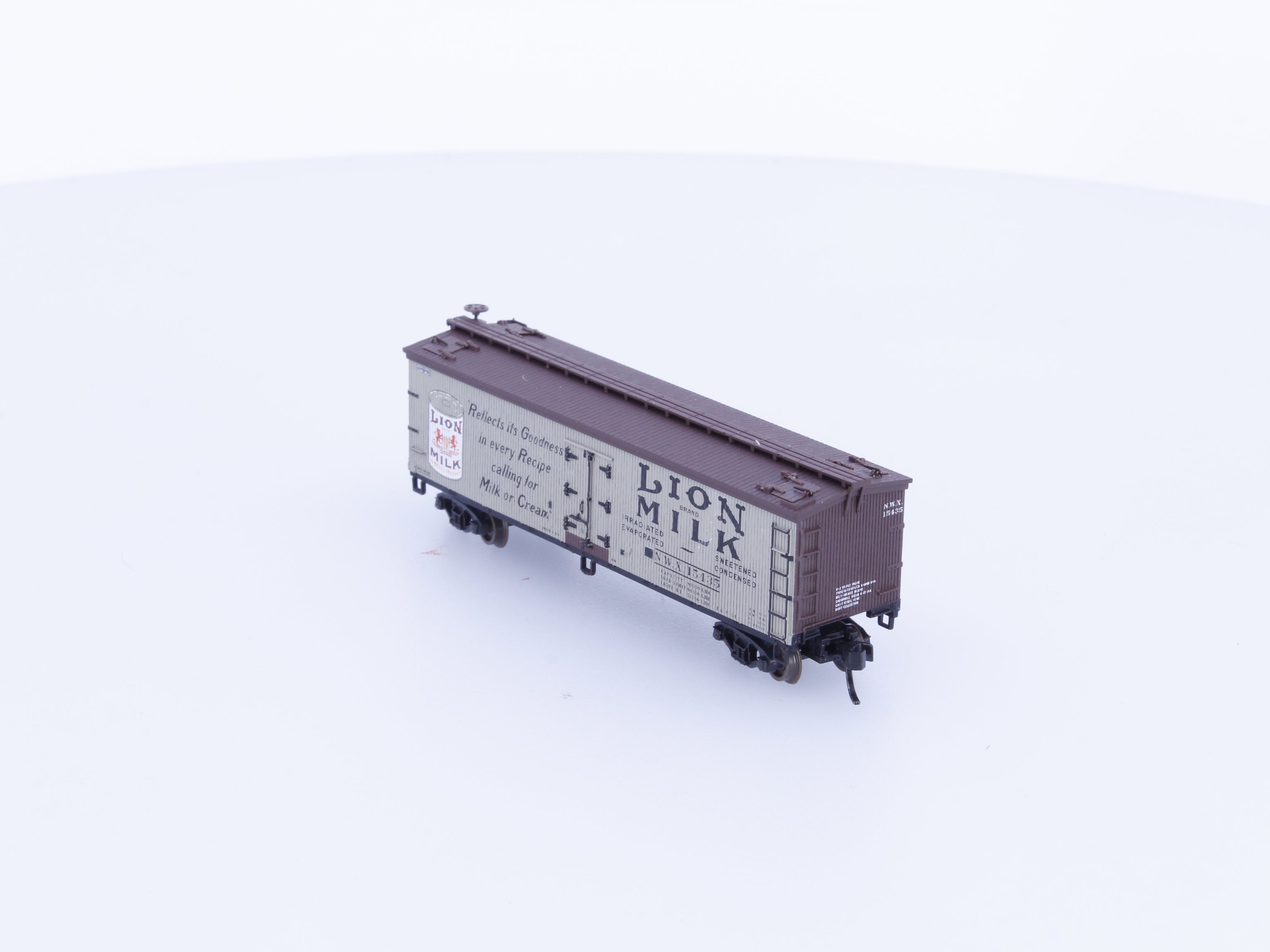 Atlas 41535 N 40' Wood Reefer Lion Milk 15435