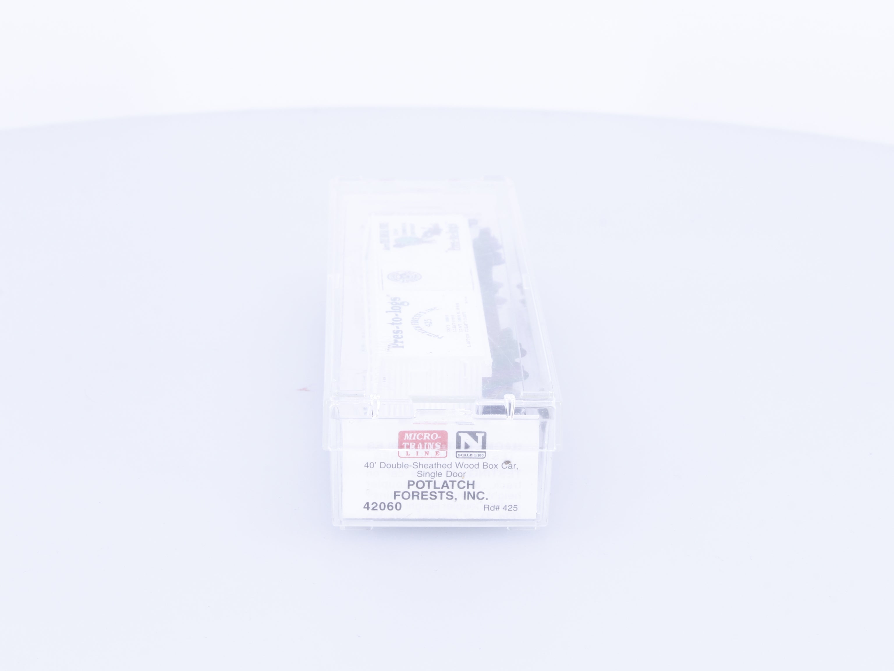 Micro Trains 42060 N 40' Double-Sheathed Wood Box Car Potlach Forests, Inc. Pres-to-logs 425