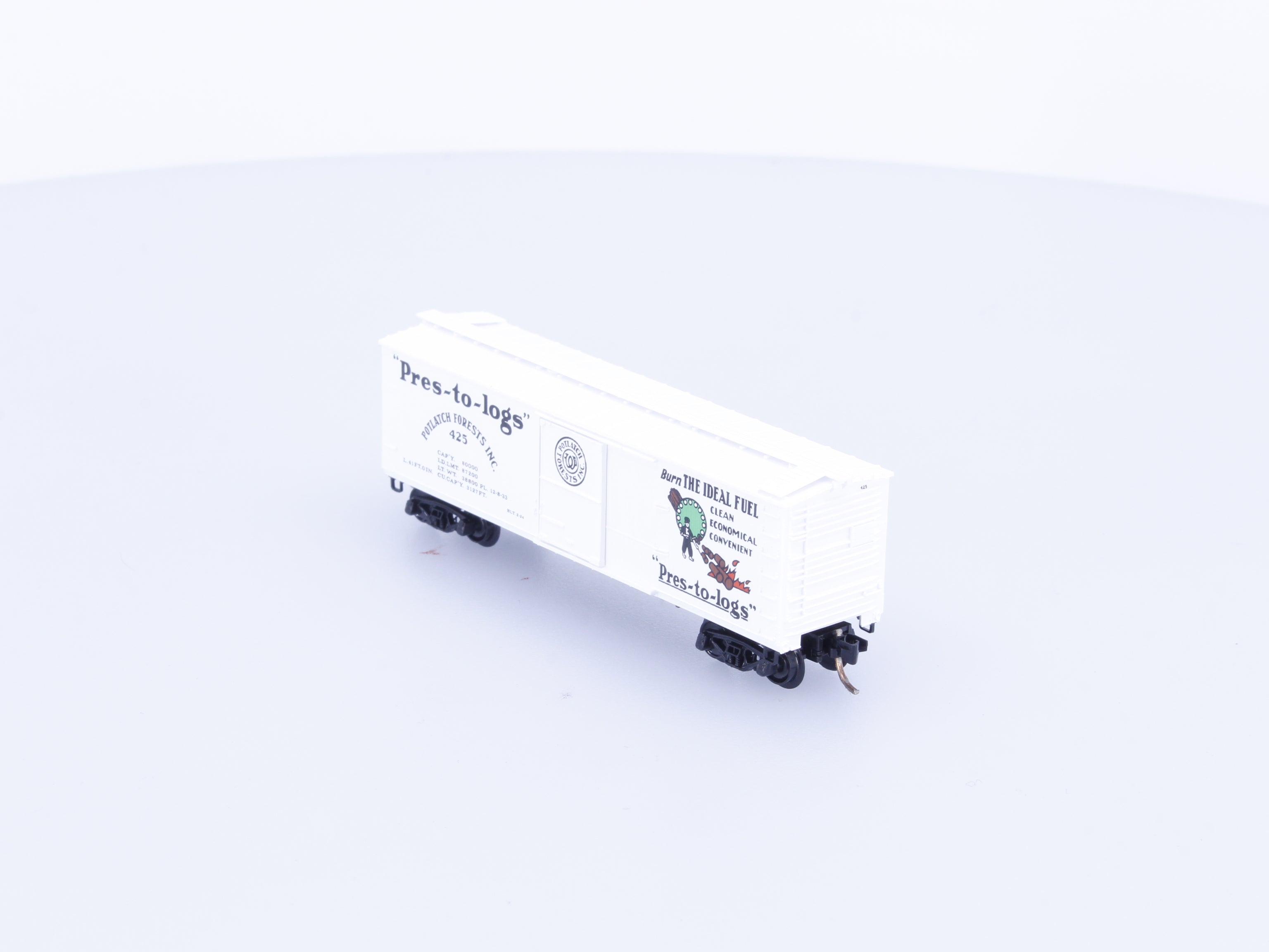 Micro Trains 42060 N 40' Double-Sheathed Wood Box Car Potlach Forests, Inc. Pres-to-logs 425