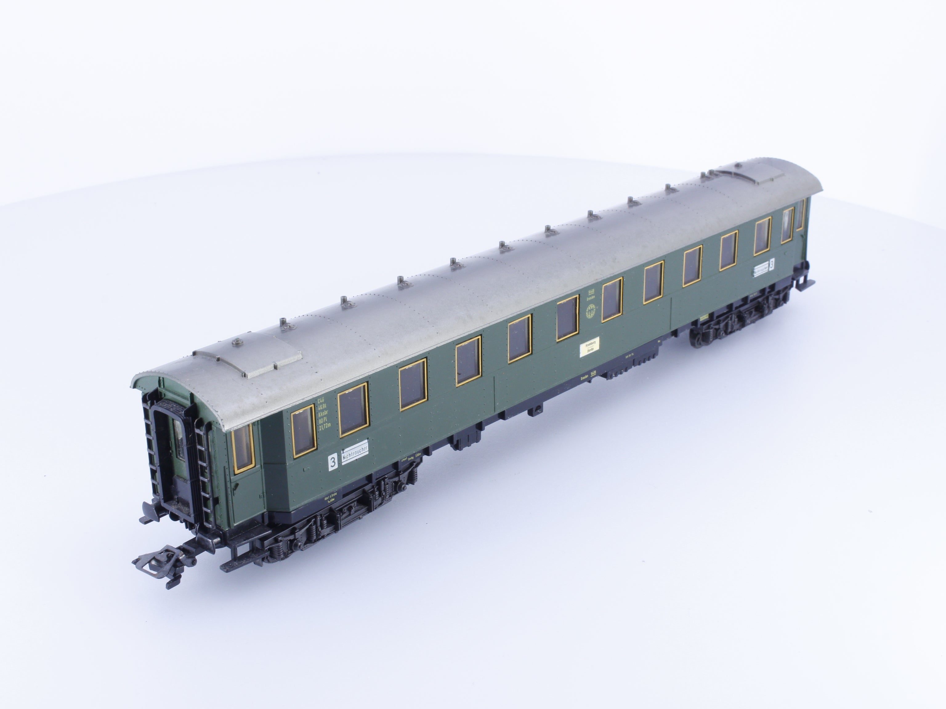 Marklin 4141 HO DR 3rd Class Passenger Car (#2)
