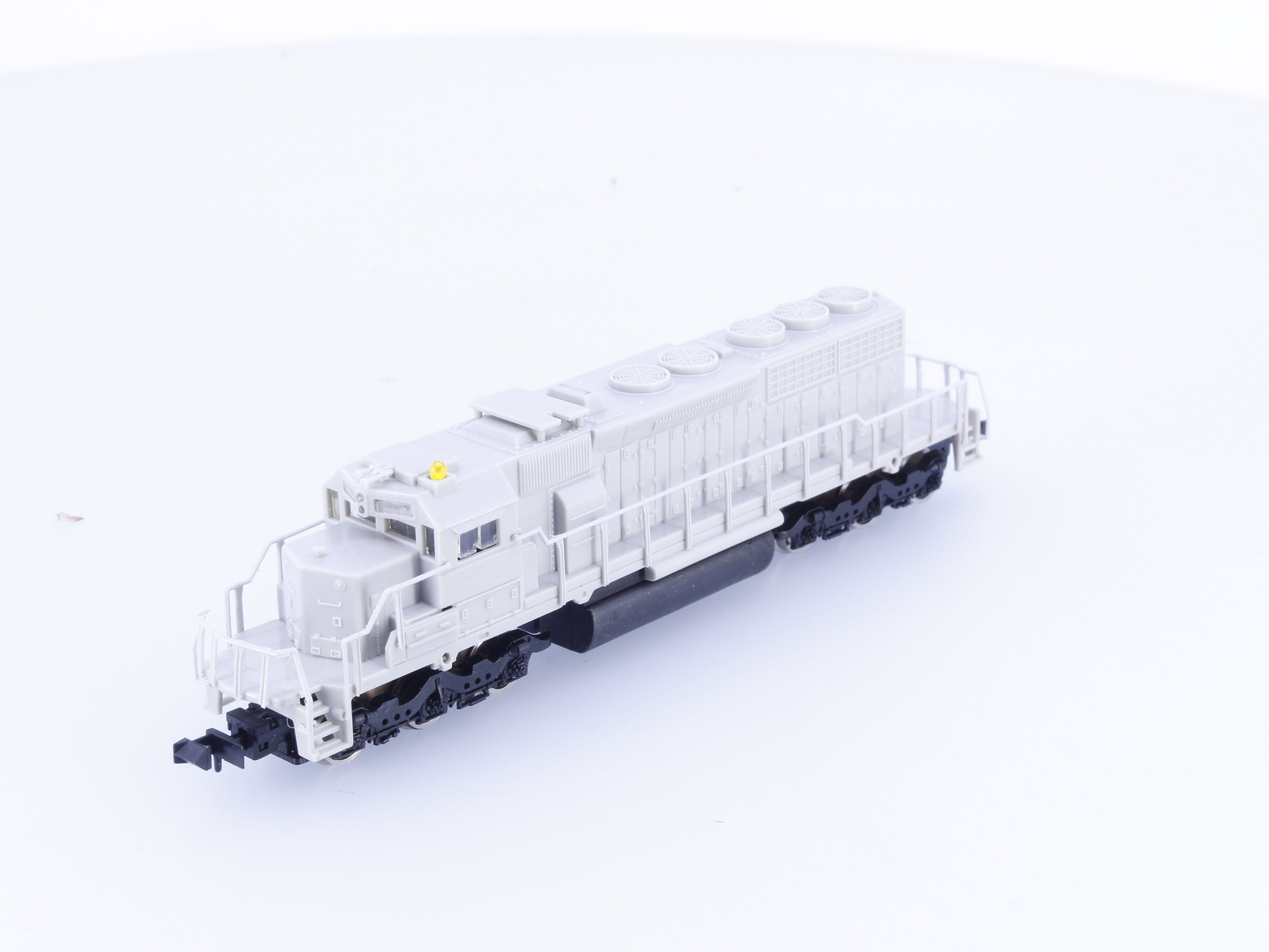 Bachmann 51-0670-D2 N SD40-2 Diesel Locomotive Undecorated Analog DC