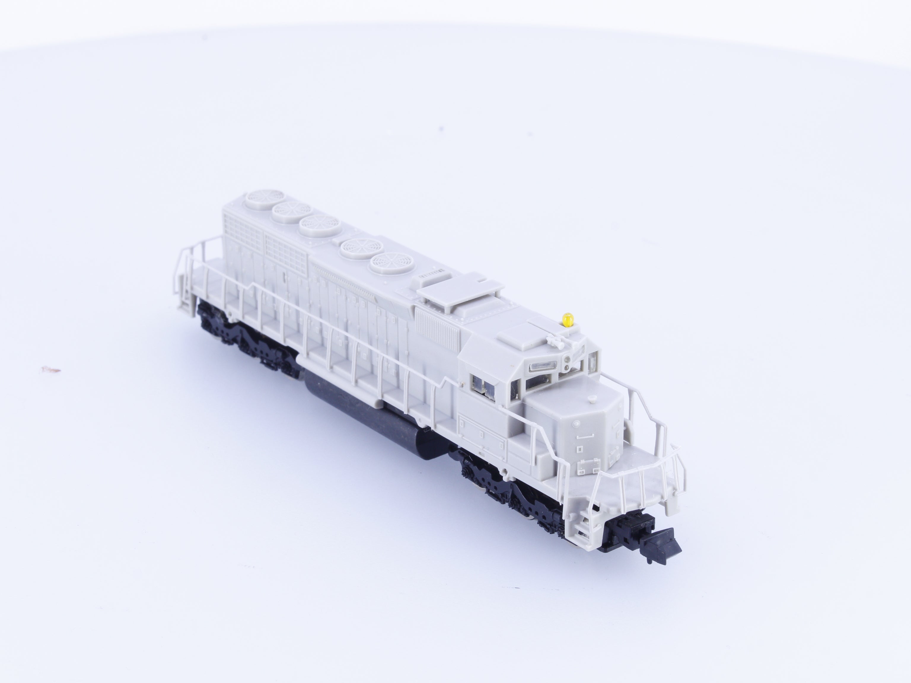 Bachmann 51-0670-D2 N SD40-2 Diesel Locomotive Undecorated Analog DC