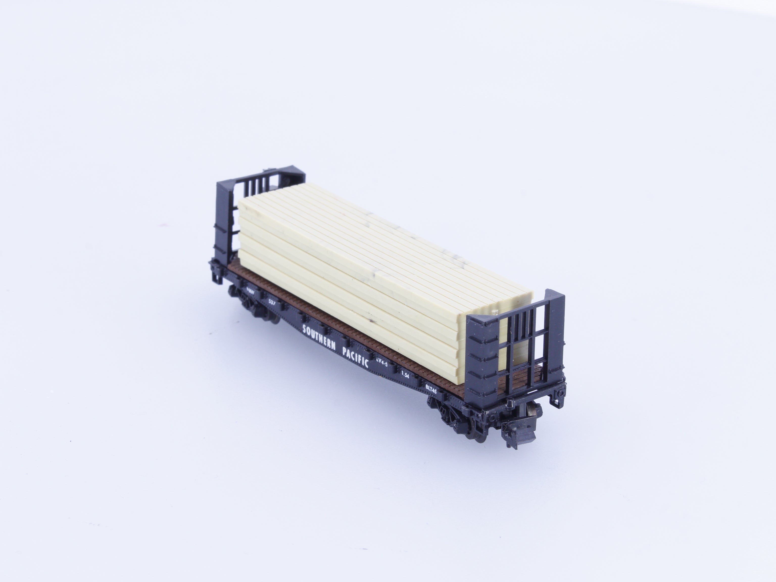 Atlas 2281 N Bulkhead Flatcar with Lumber Load Southern Pacific (SP)