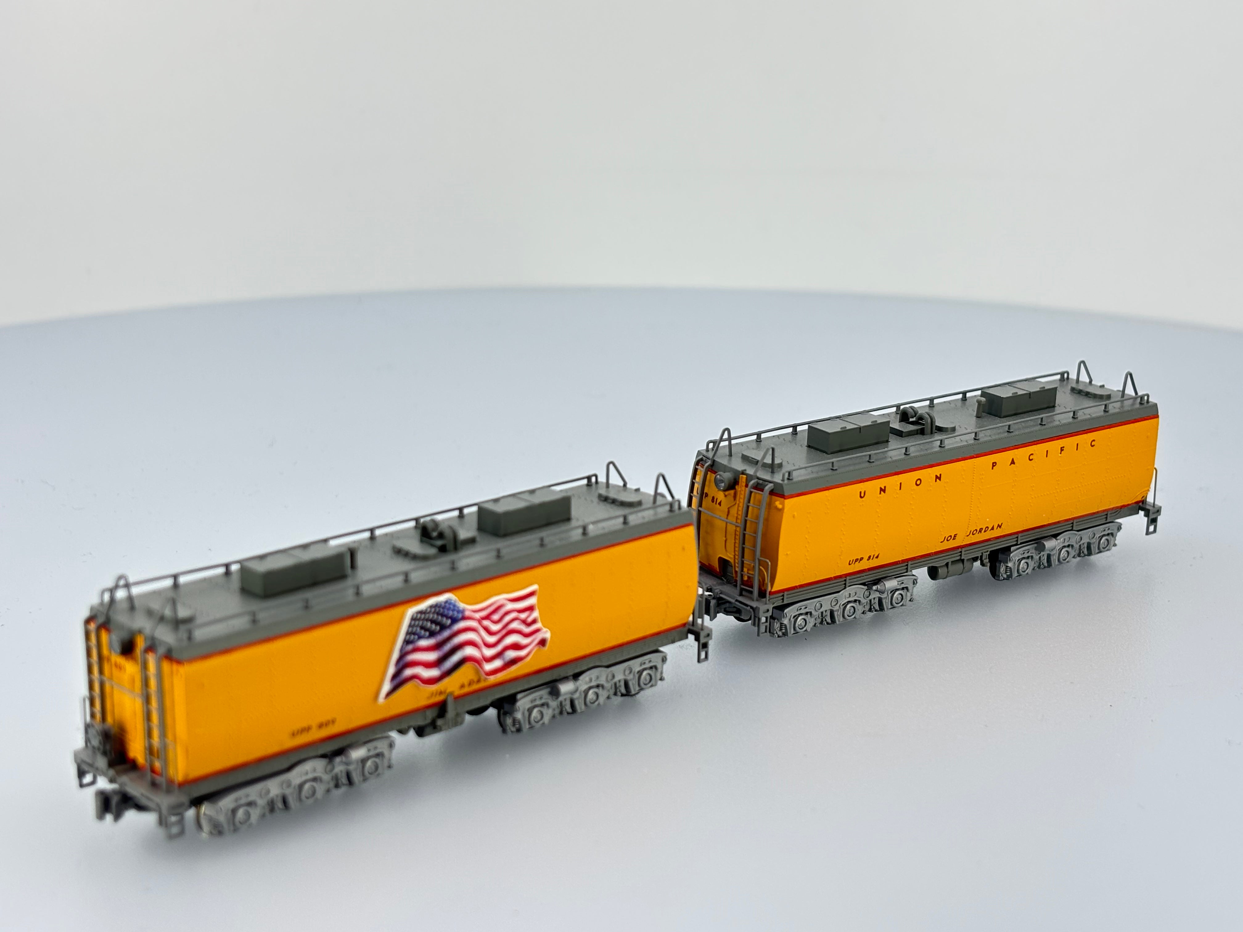 Kato 106-085 N Water Tender 2 Car Set Union Pacific (UP) Analog DC