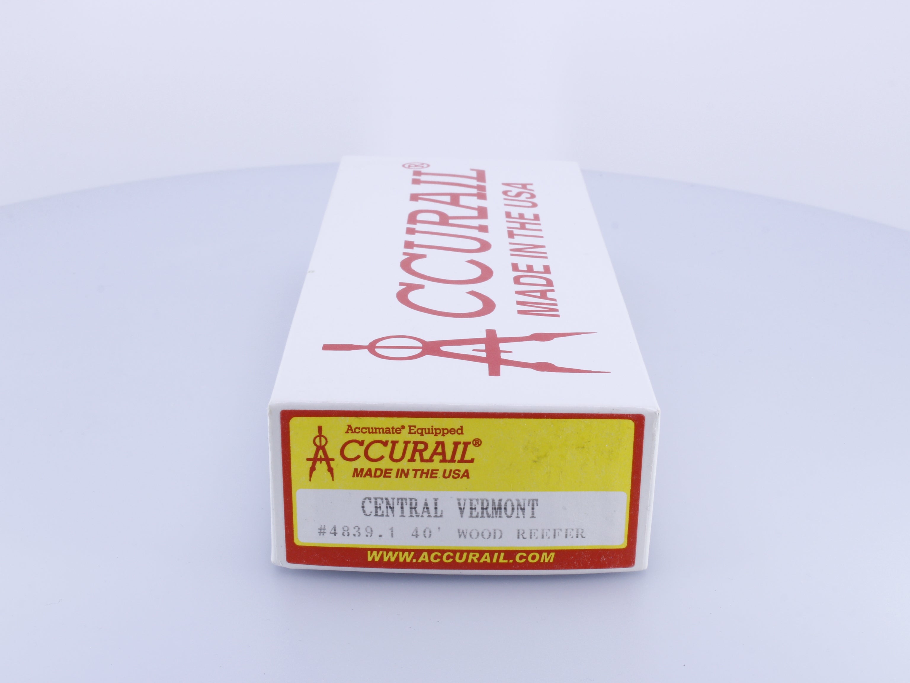 Accurail 4839.1 HO 40' Wood Reefer Kit Vermont Railway (VTR) 568
