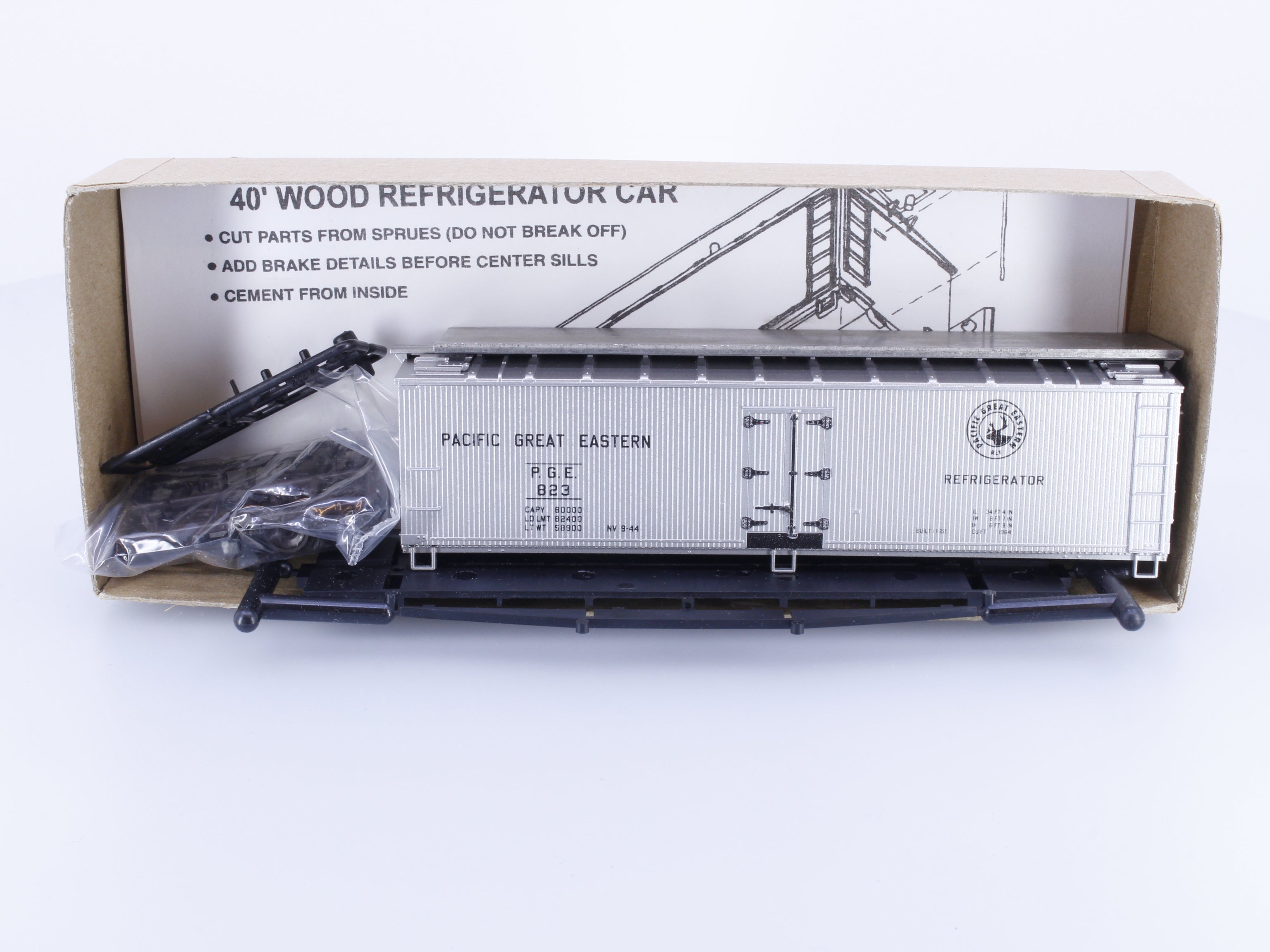 Accurail 4834 HO 40' Wood Reefer Kit Pacific Great Eastern (PGE) 823