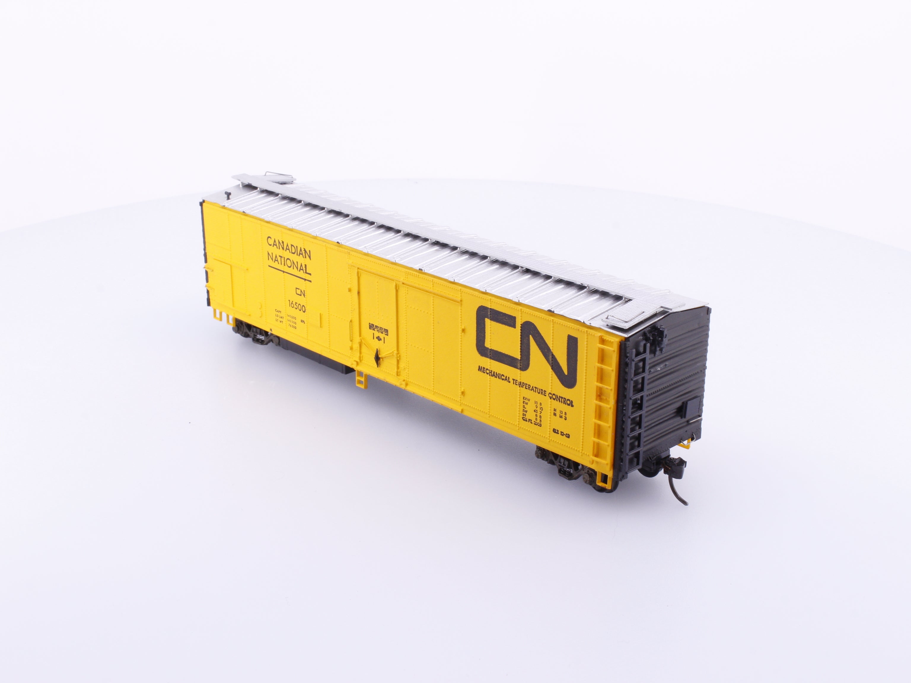 InterMountain 123CN HO 50' Standard Box Car, Plug Door Canadian National (CN) 16500