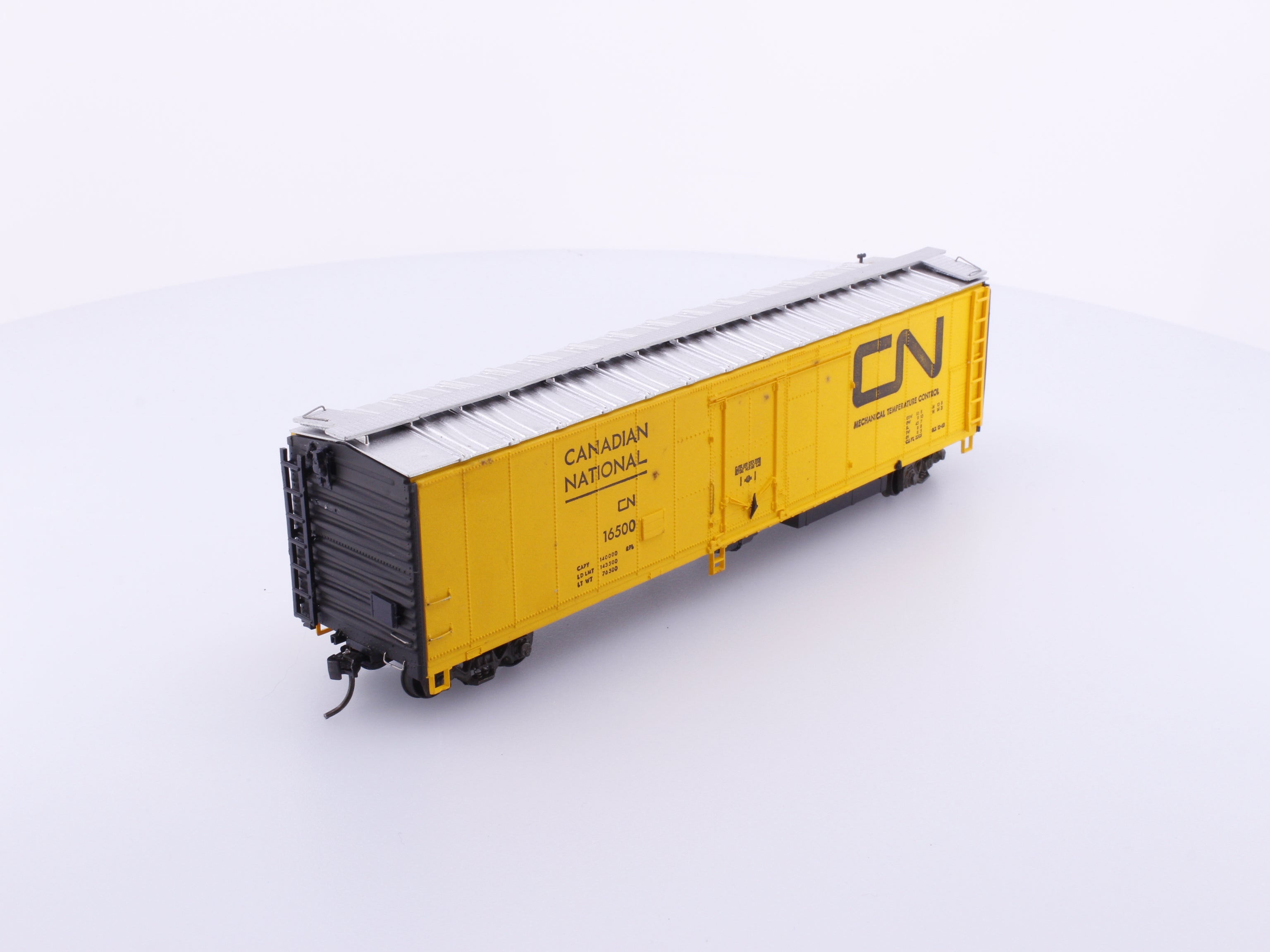 InterMountain 123CN HO 50' Standard Box Car, Plug Door Canadian National (CN) 16500