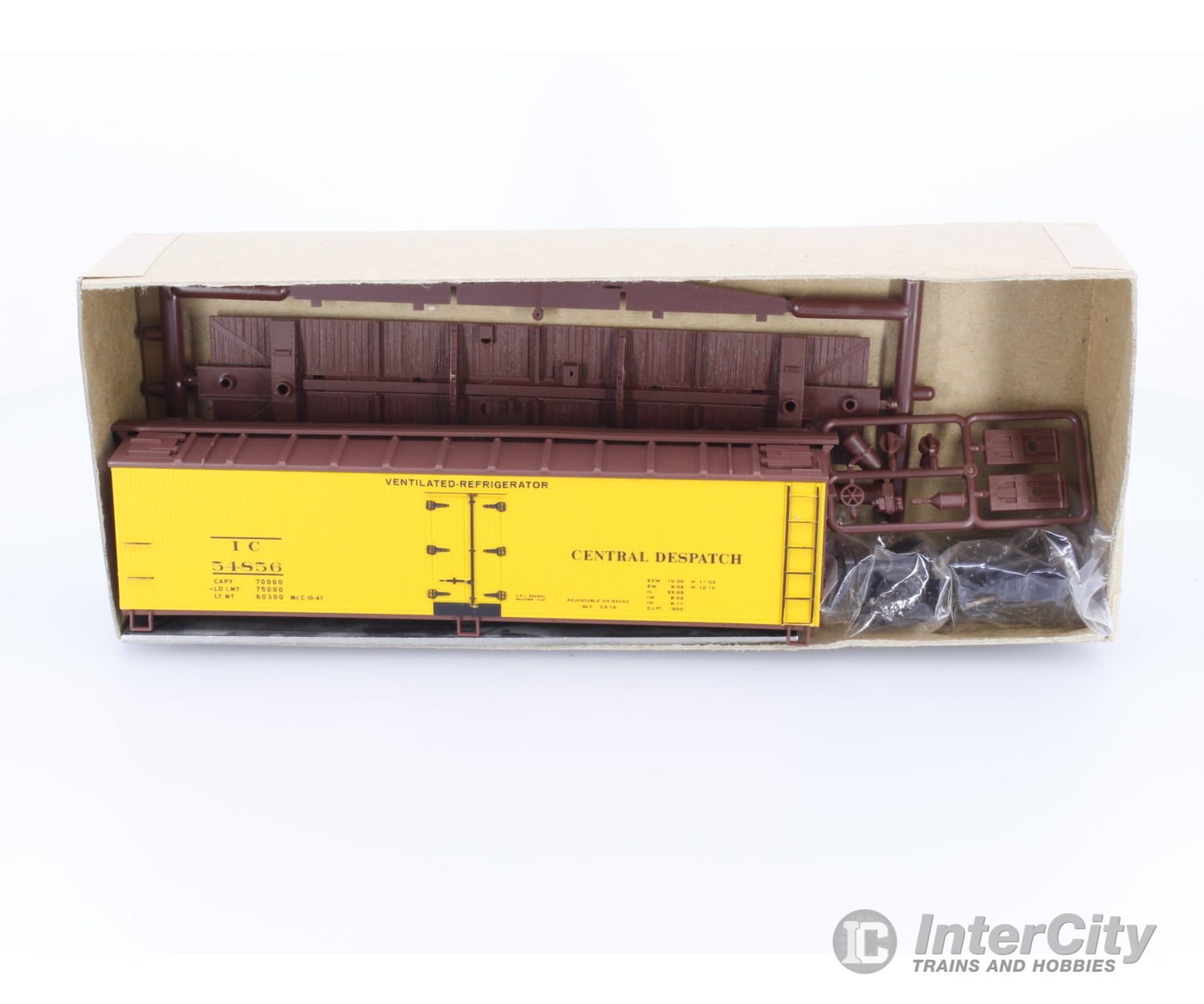 Accurail 4829 HO 40’ Wood Reefer Illinois Central (IC) 54856 Freight Cars