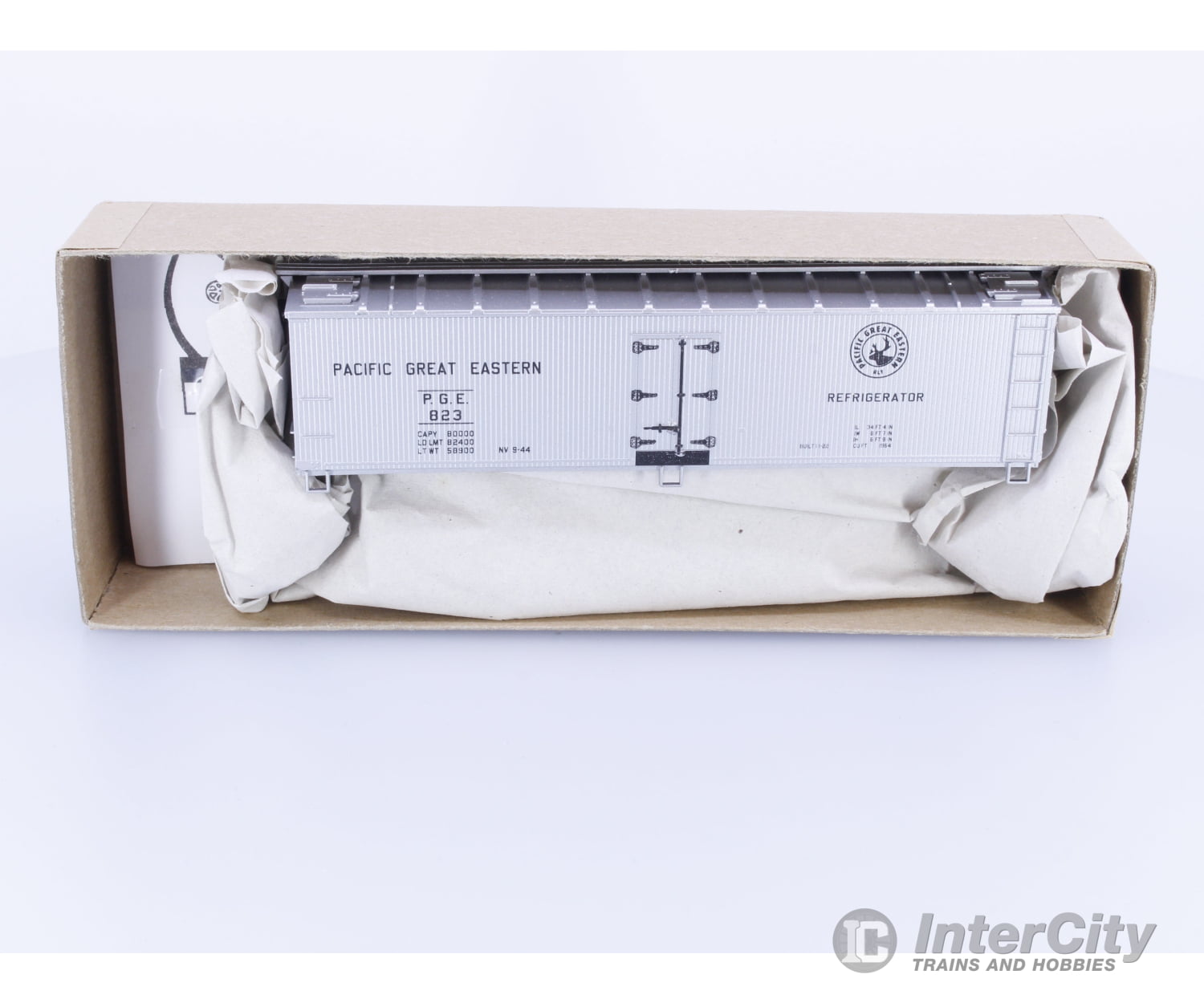 Accurail 4834 HO 40’ Wood Reefer Kit #2 Pacific Great Eastern (PGE) 823 Freight Cars