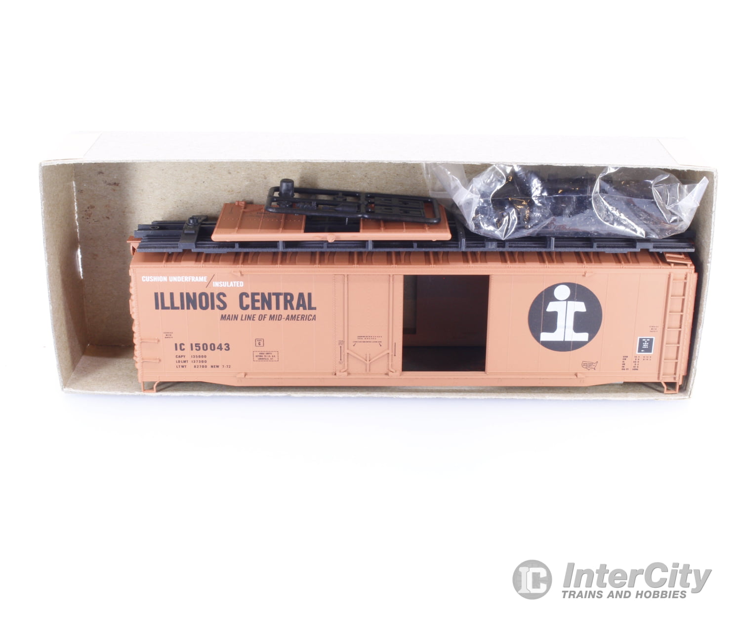 Accurail 5409 HO 50’ Double Plug Door Boxcar Illinois Central (IC) 150043 Freight Cars