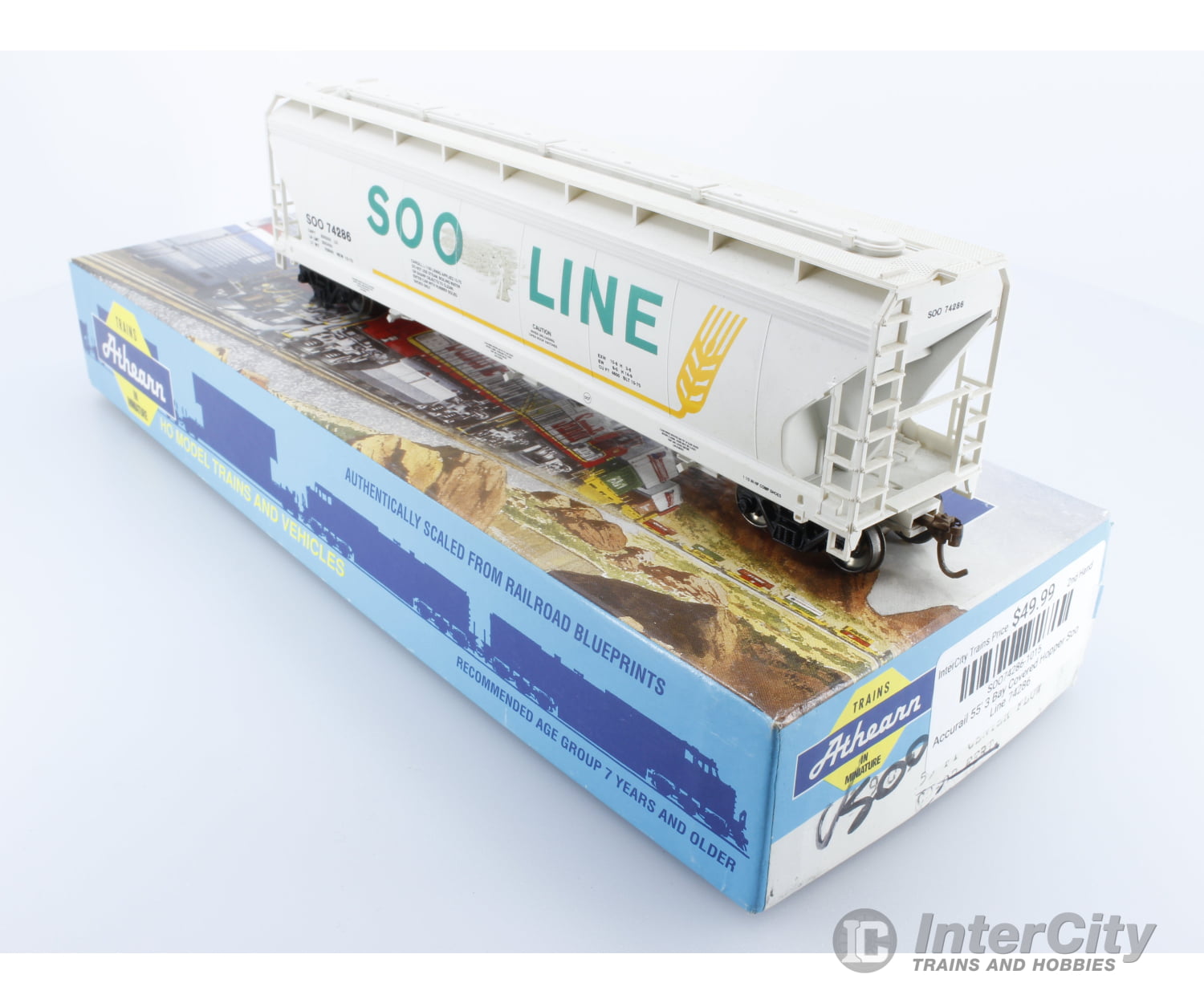 Accurail 55’ 3 Bay Covered Hopper Soo Line 74286 Freight Cars