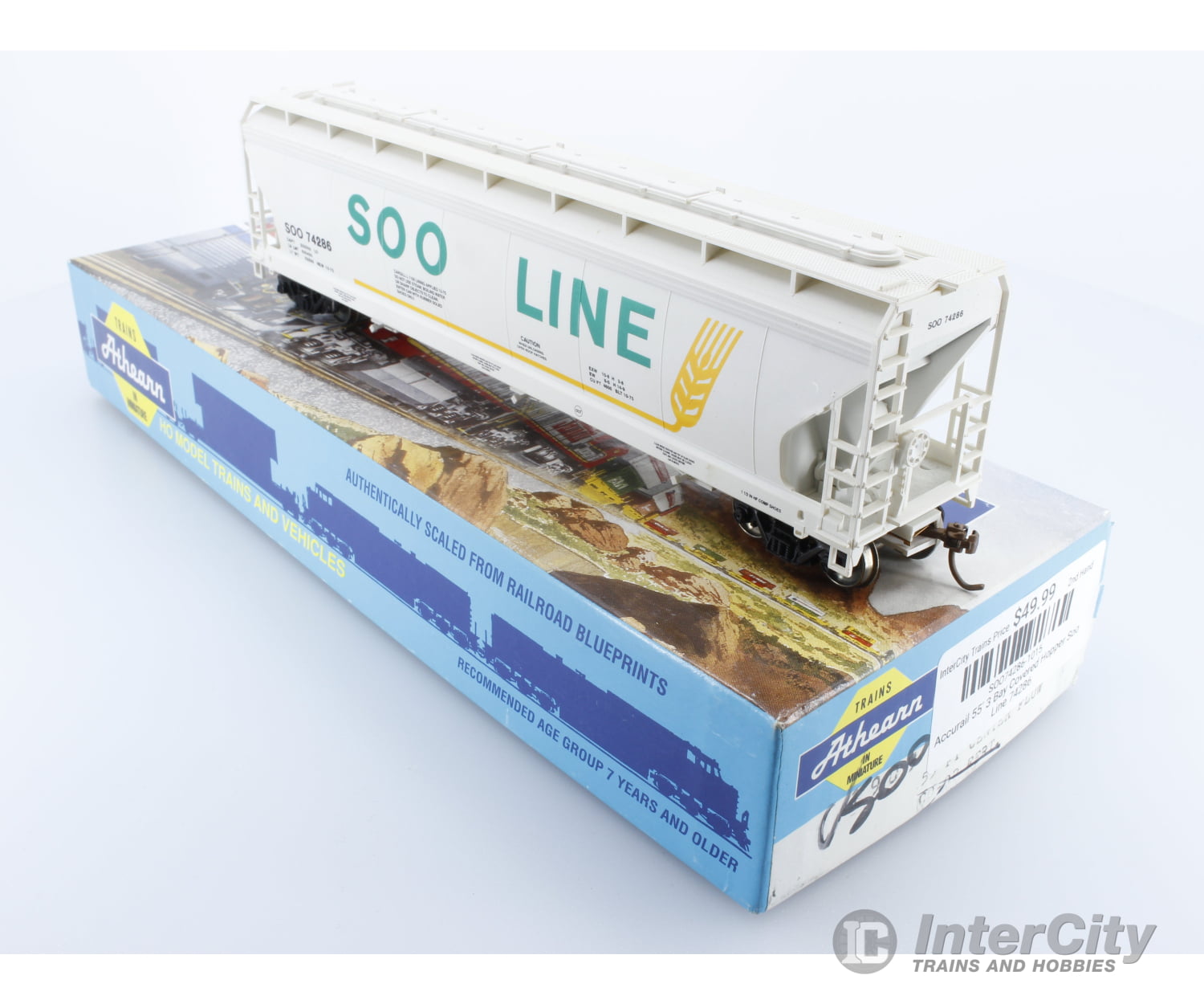 Accurail 55’ 3 Bay Covered Hopper Soo Line 74286 Freight Cars