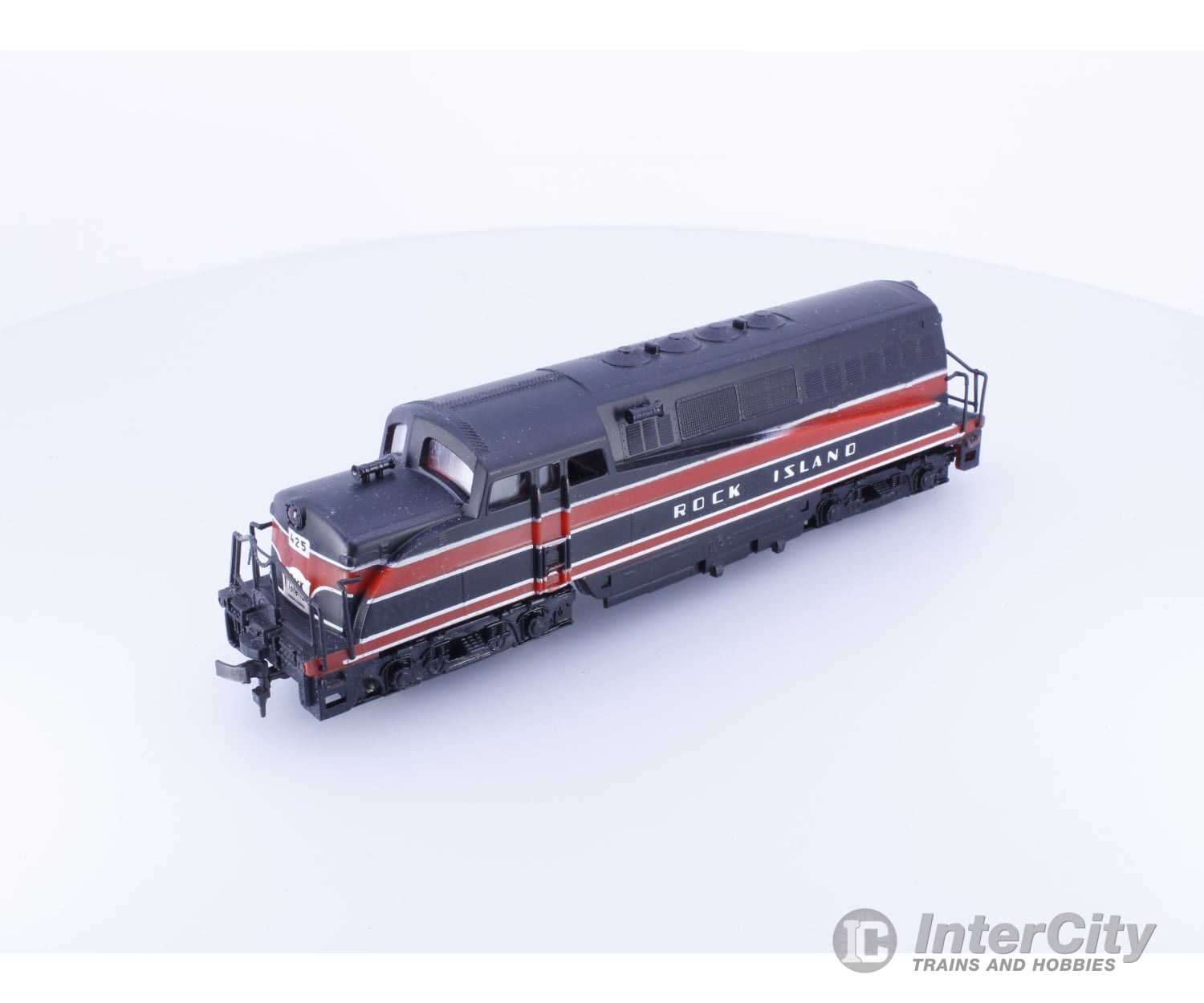 AHM Minitrains 5040 HO BL2 Diesel Locomotive Chicago Rock Island and Pacific Railroad (RI) 425 Analog DC Locomotives