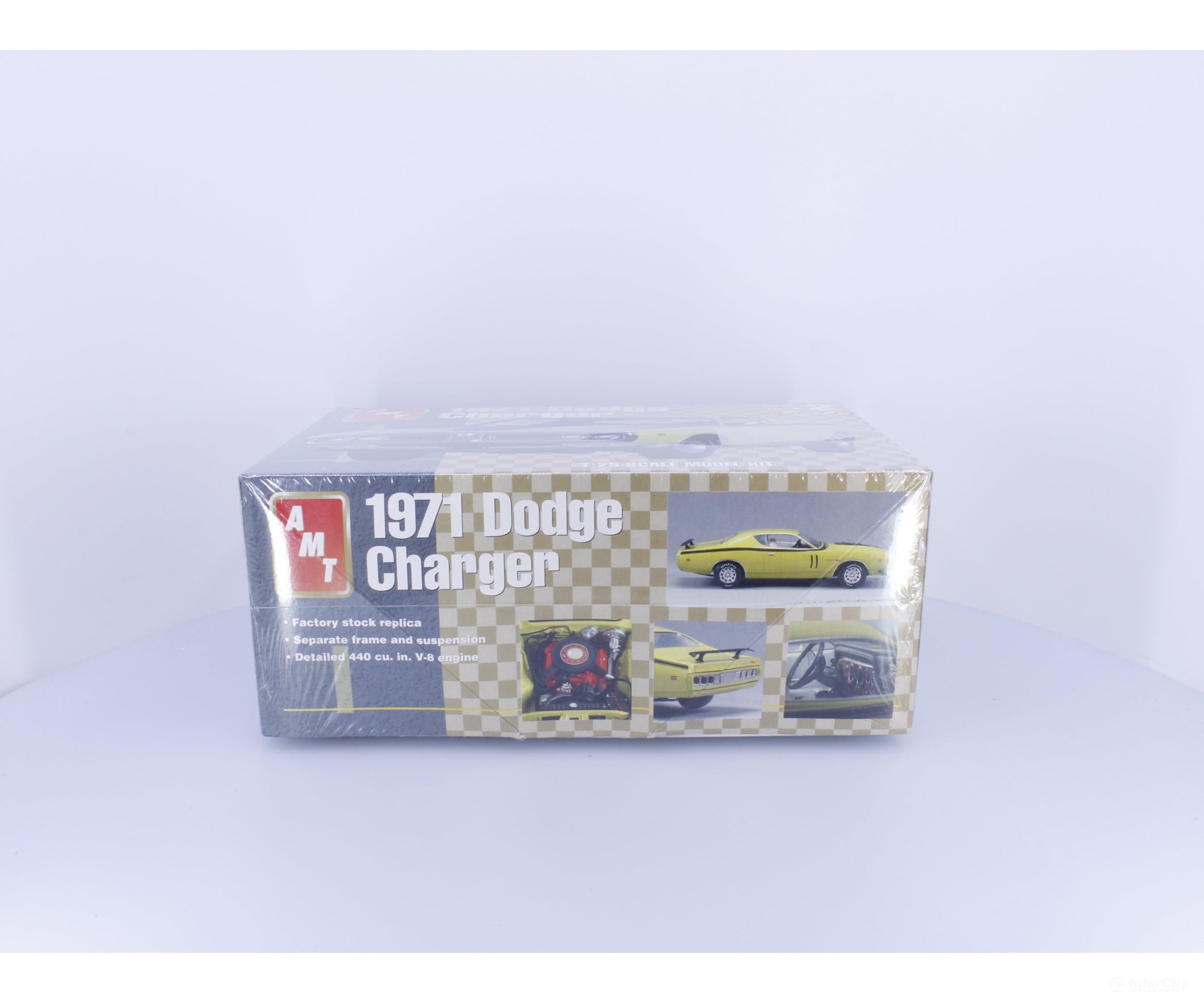 AMT 31253 G 1971 Dodge Charger Plastic Model Kit 1/25 (#1) Plastic Car Model Kits