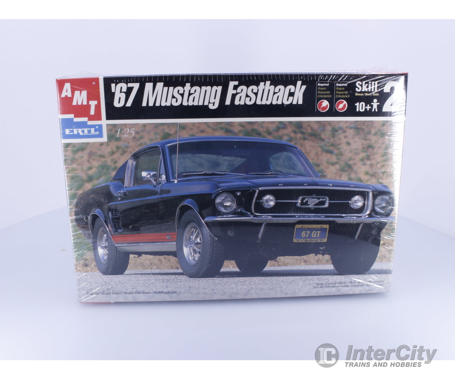 AMT 6631 G 1967 Ford Mustang Fastback Plastic Model Kit 1/25 Plastic Car Model Kits