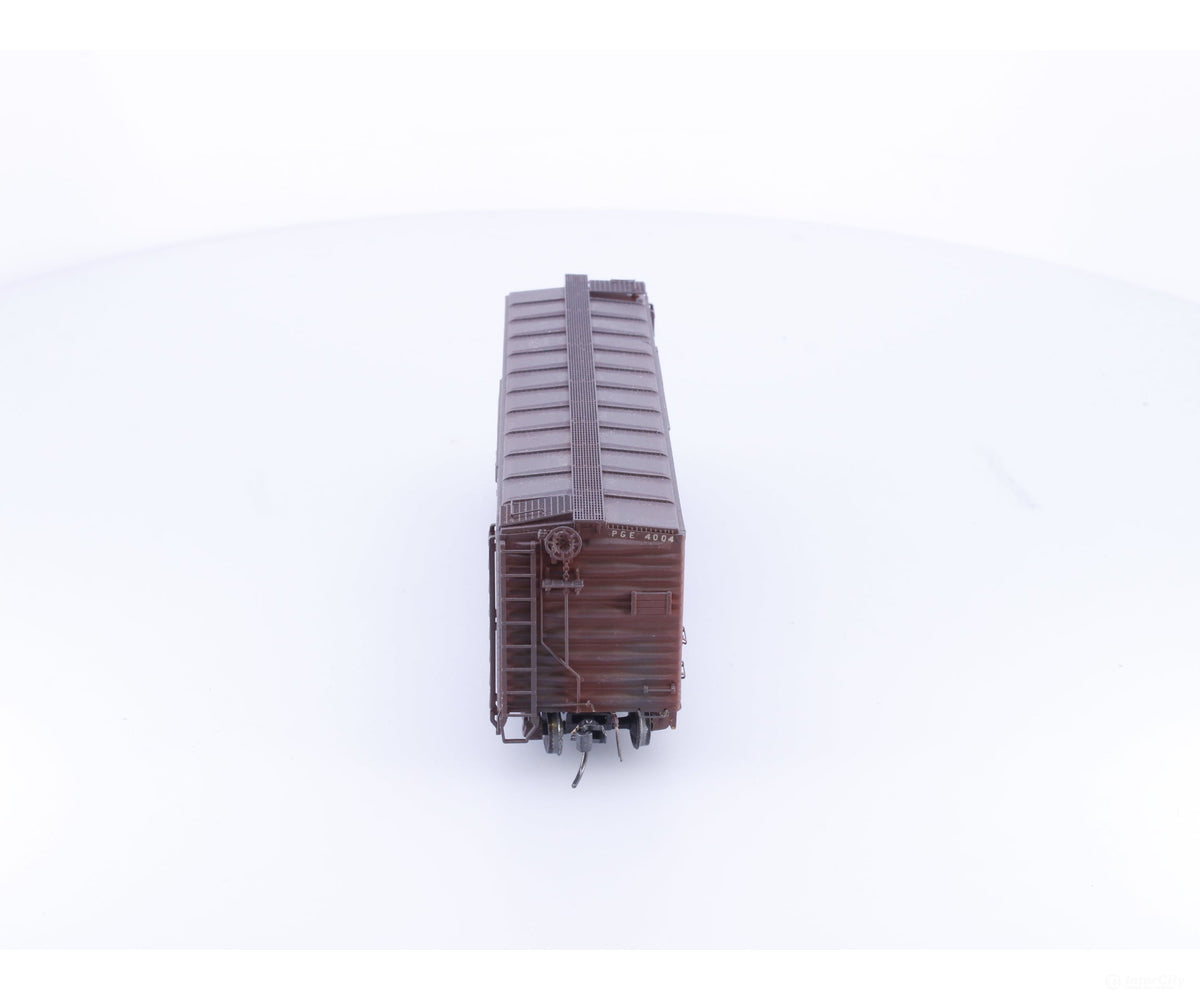 InterMountain 4004 HO 40’ Box Car Pacific Great Eastern (PGE) 4004 - Freight Cars