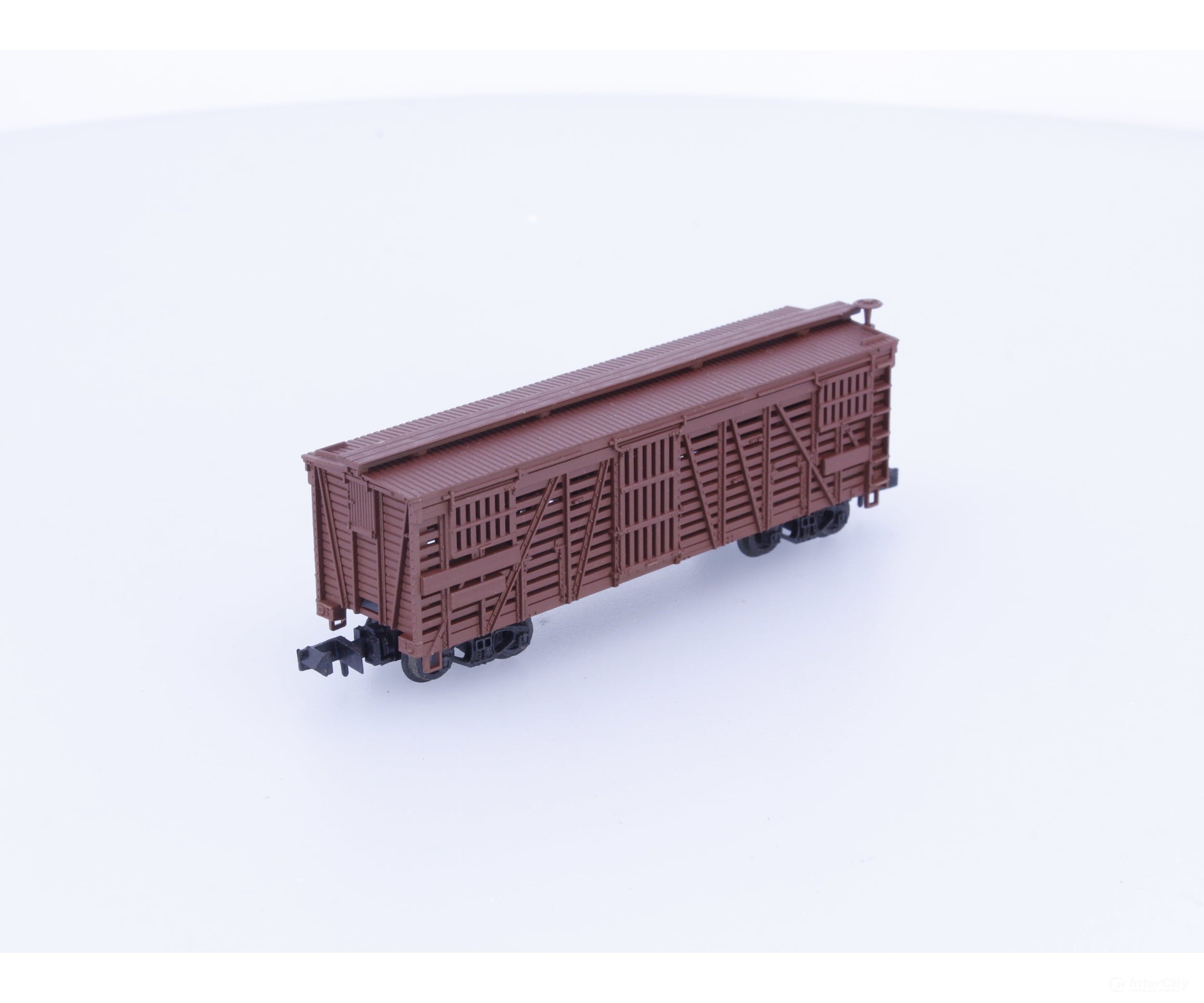 Arnold 0482-L N 40’ Stock Car Undecorated Freight Cars