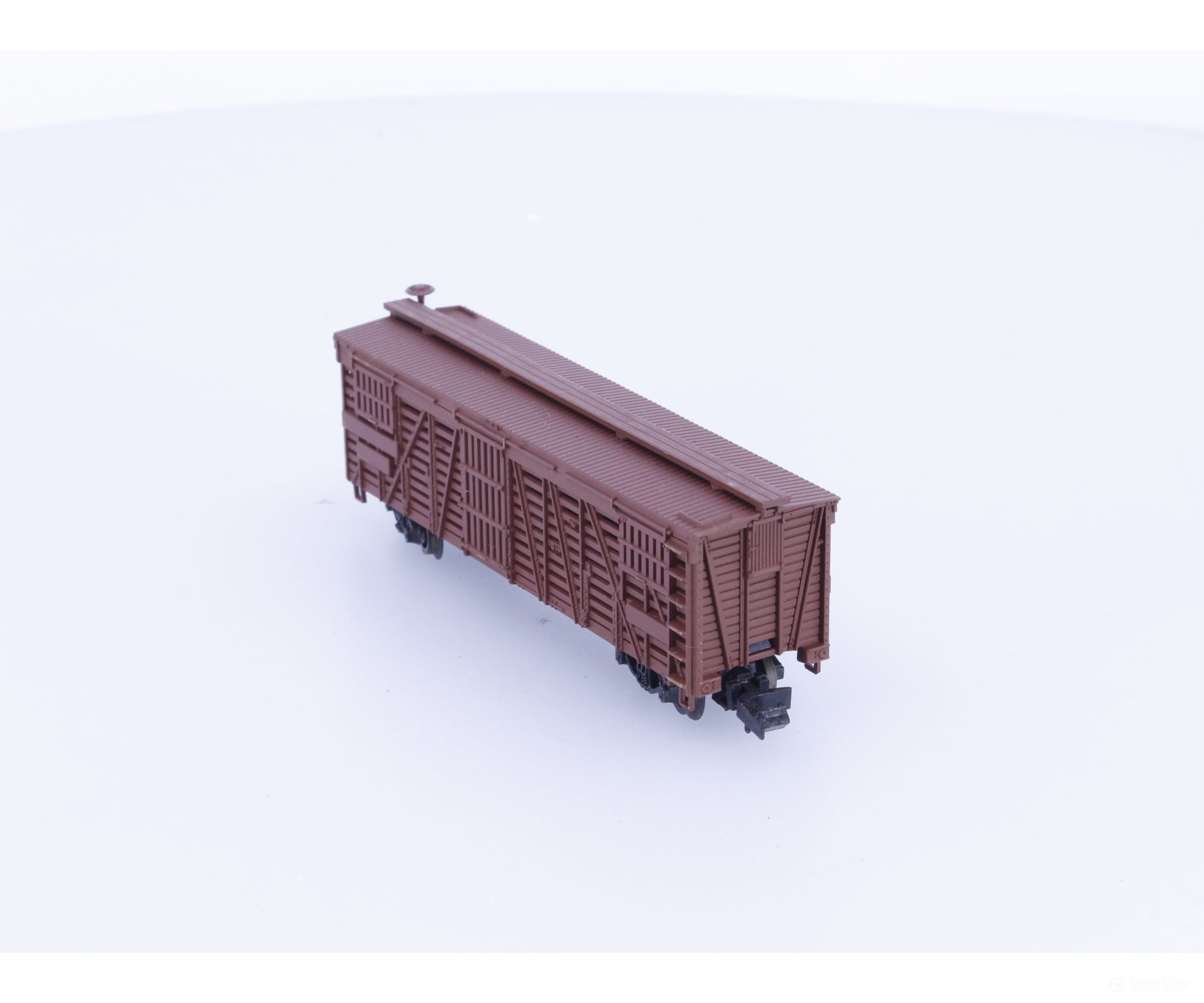 Arnold 0482-L N 40’ Stock Car Undecorated Freight Cars