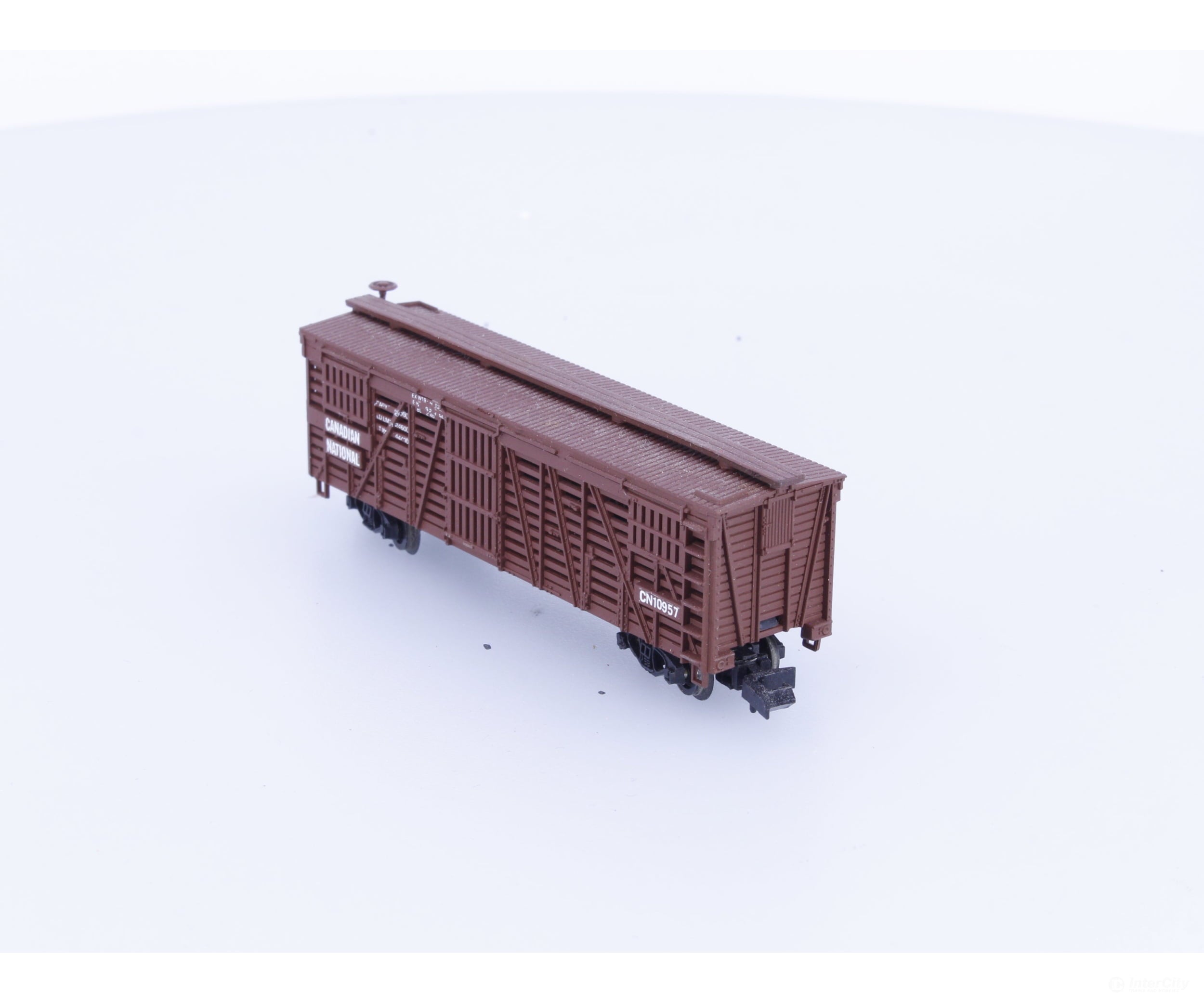 Arnold 10957 N 40’ Stock Car Canadian National (CN) 10957 - Freight Cars