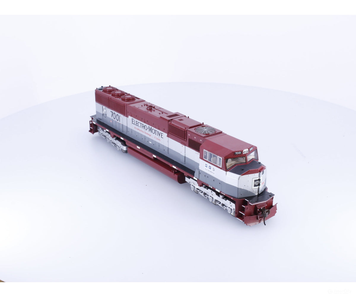 Athearn 0G6117 HO SD70M Diesel Locomotive EMD Demonstrator (EMD) 7001 DCC Ready - Locomotives