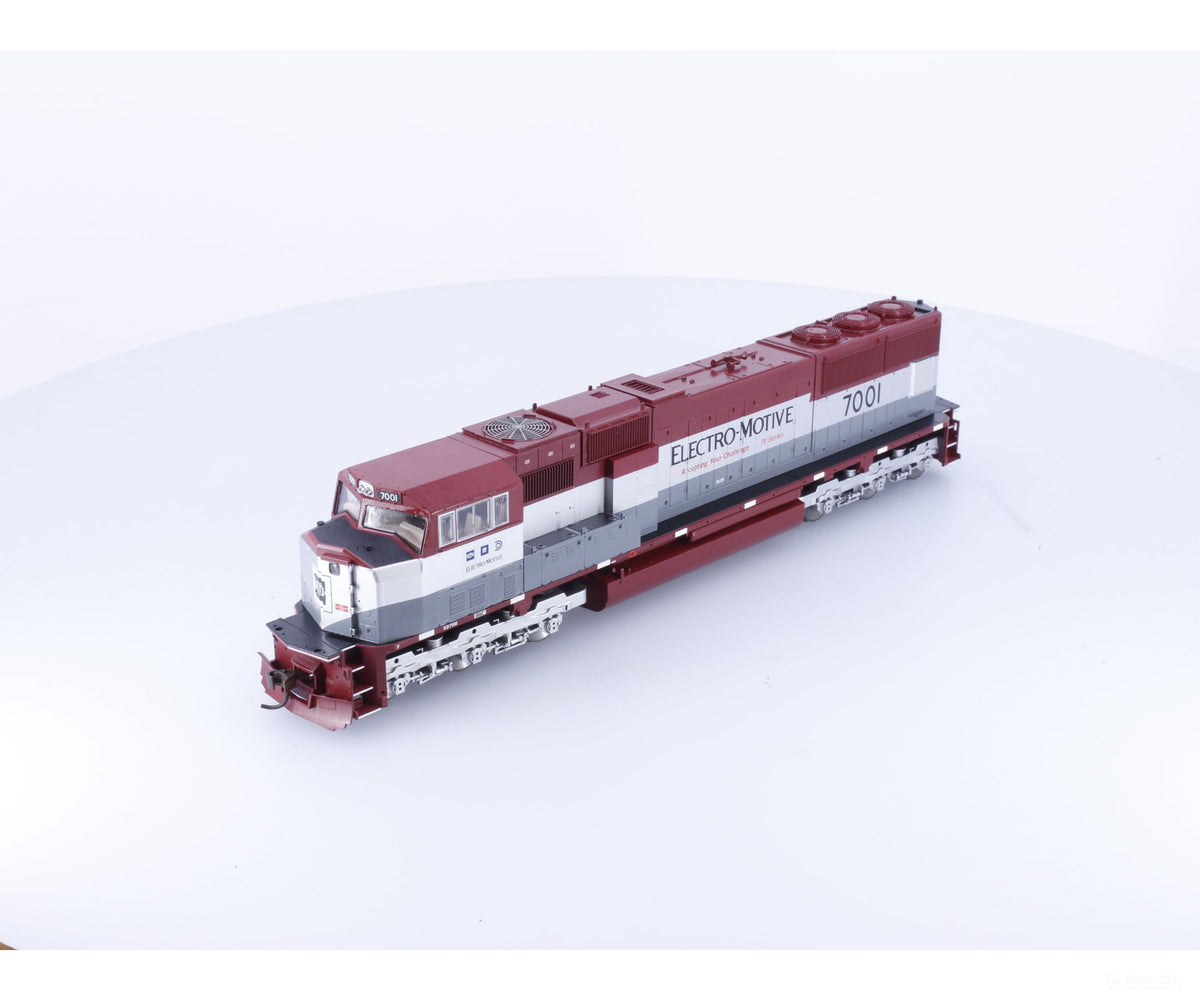 Athearn 0G6117 HO SD70M Diesel Locomotive EMD Demonstrator (EMD) 7001 DCC Ready - Locomotives