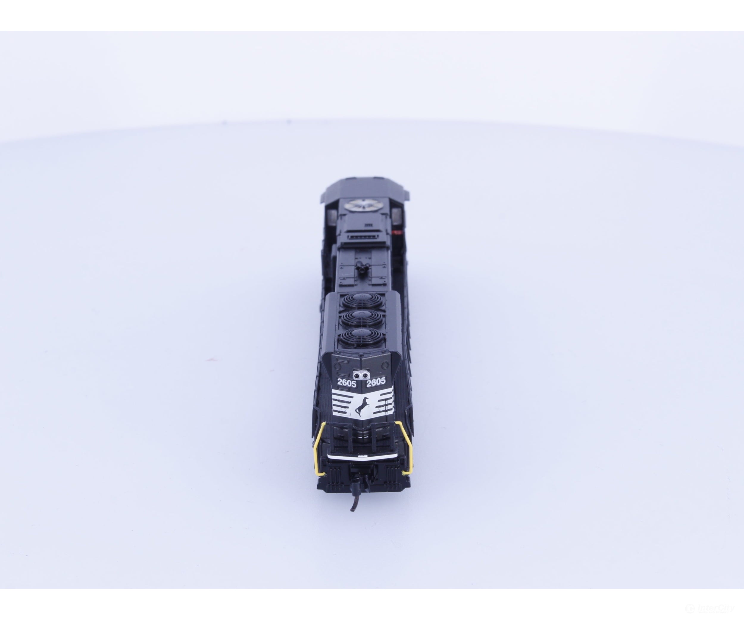 Athearn 10710 N SD70M Flared Radiator Diesel Locomotive Norfolk Southern (NS) 2605 Analog DC - Locomotives