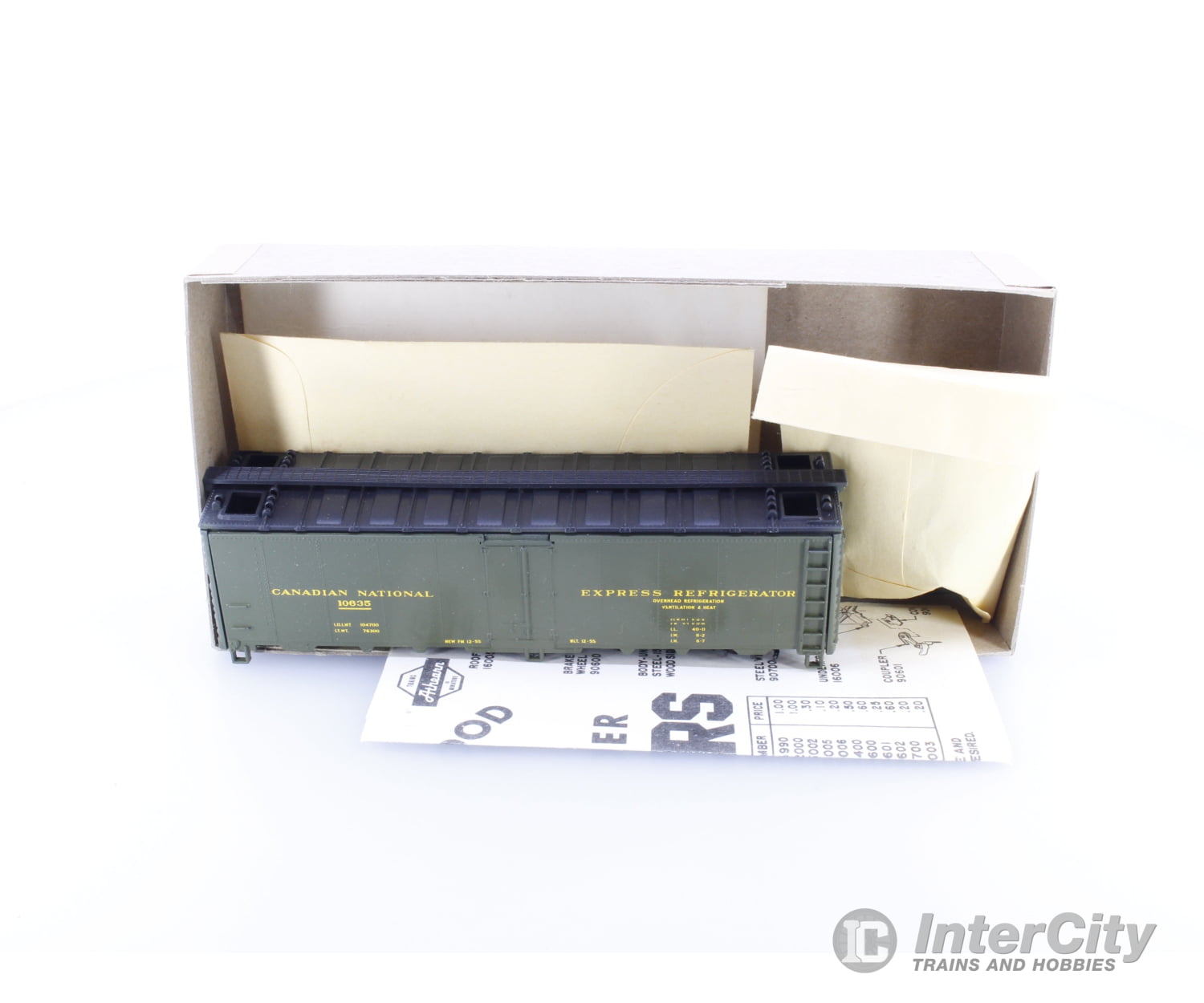 Athearn 1206 HO CNR 40ft Steel Express Reefer Canadian National (CN) 10635 Freight Cars