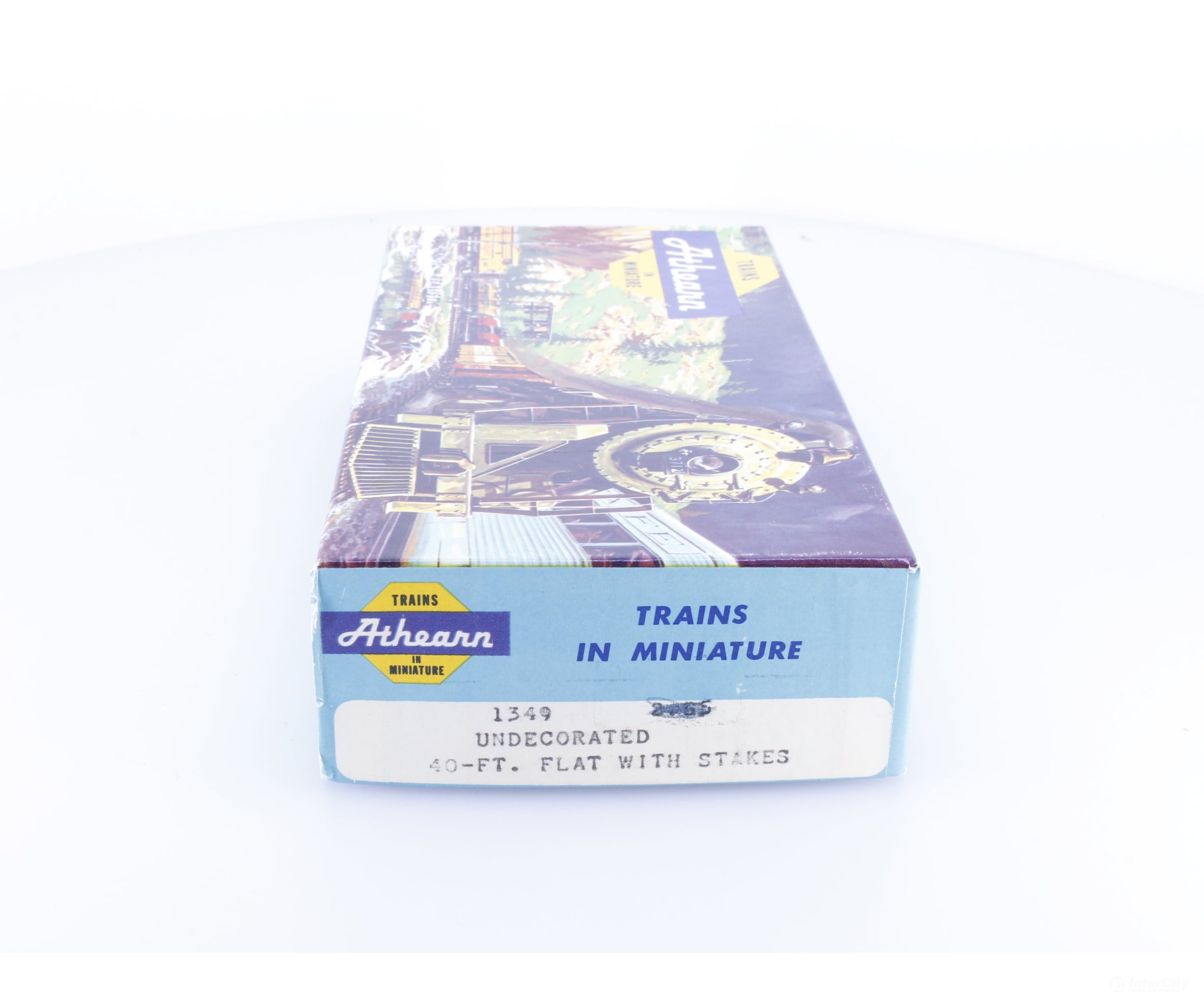 Athearn 1349 HO Two 40’ Flatcars with Stakes Undecorated - Freight Cars