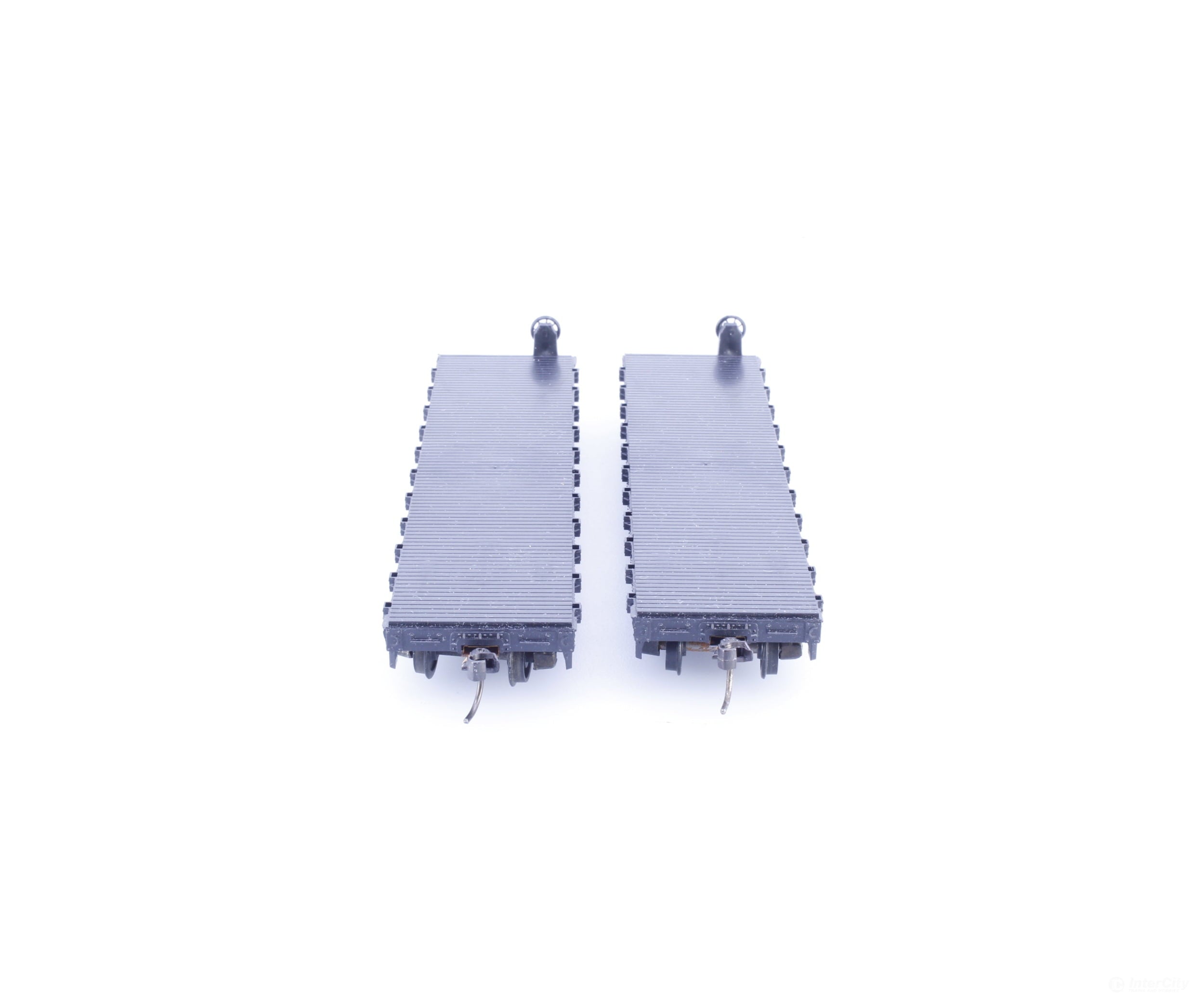 Athearn 1349 HO Two 40’ Flatcars with Stakes Undecorated - Freight Cars