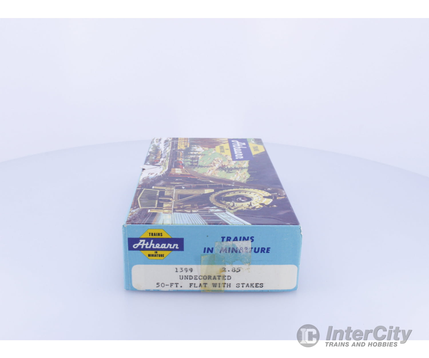 Athearn 1399 HO 50’ Flat Car with Stakes Undecorated Freight Cars