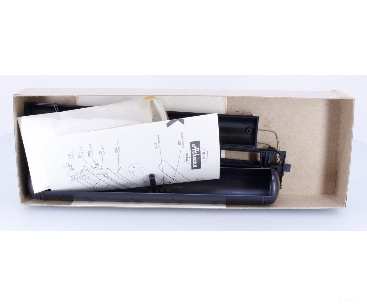 Athearn 1520 HO 62’ Tank Car Kit Undecorated - Freight Cars