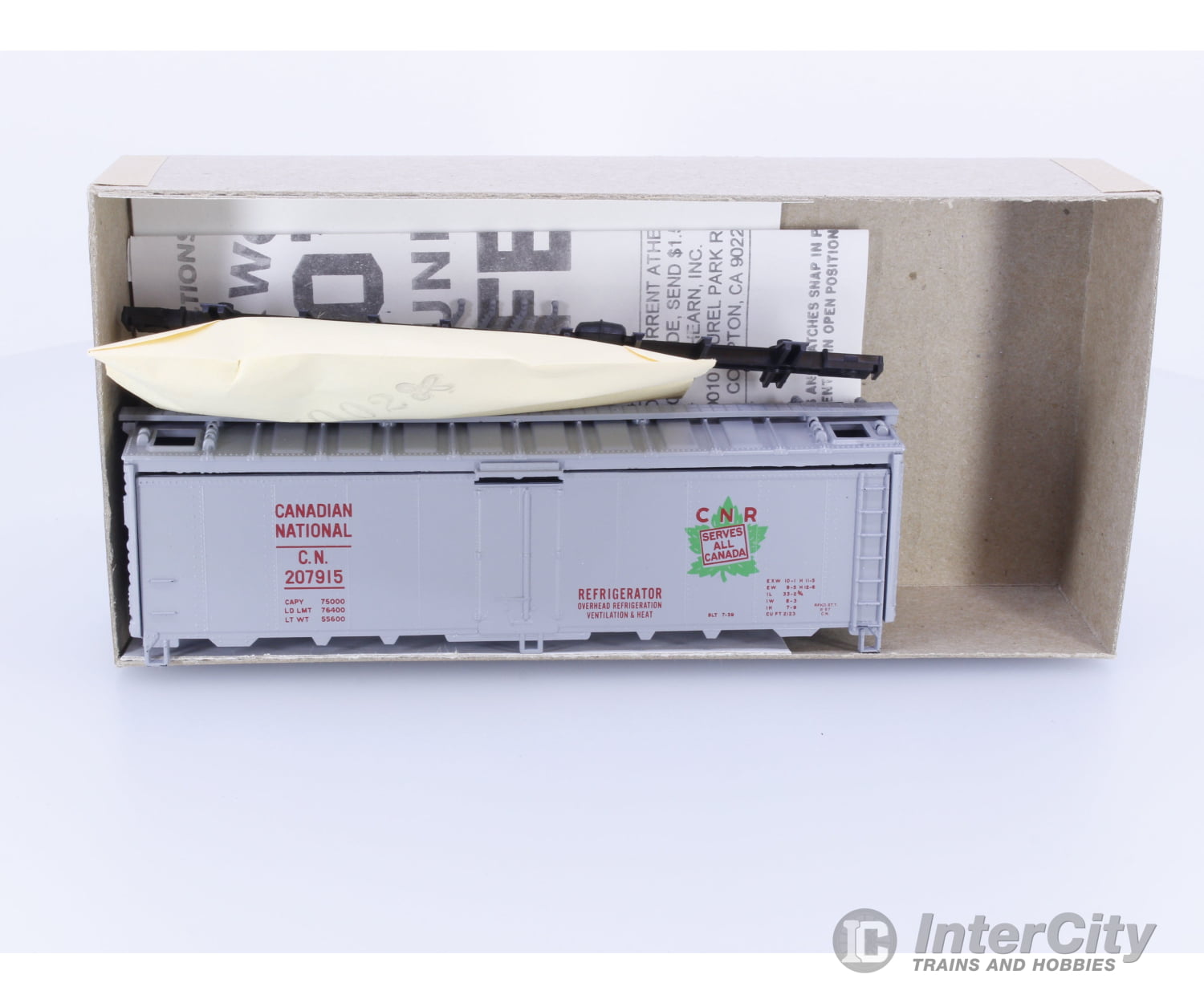 Athearn 1604 HO 40’ Reefer Kit Canadian National (CN) 207915 Freight Cars