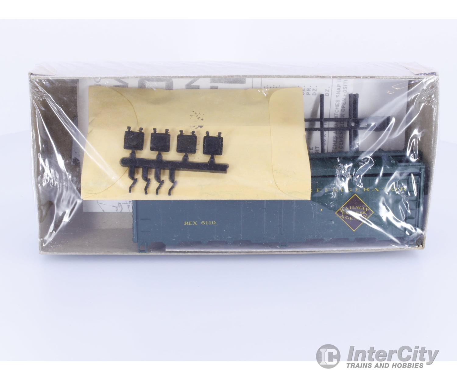 Athearn 1609 HO 40’ Reefer Kit Railway Express Agency (REX) 6119 Freight Cars