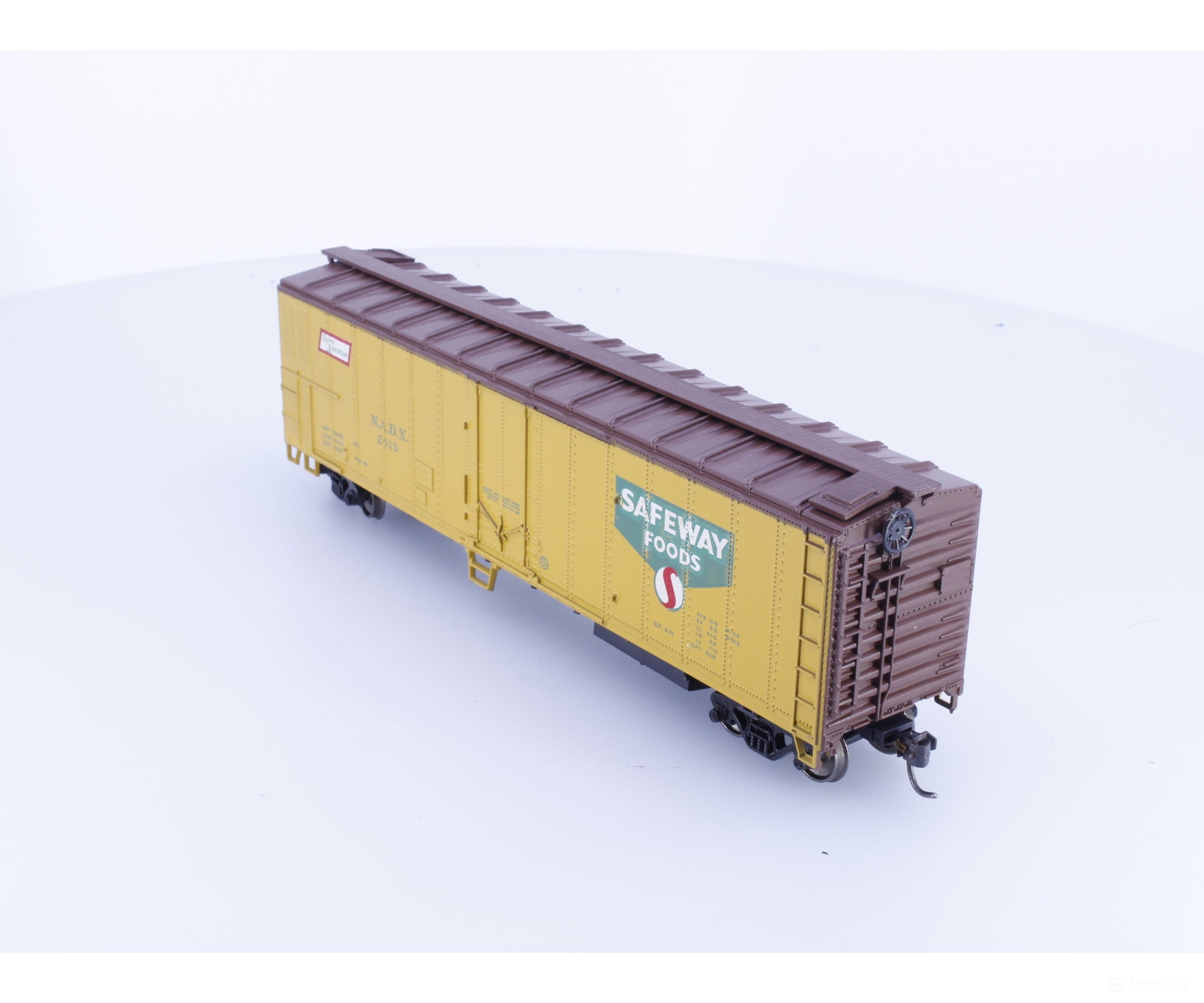 Athearn 1629 HO 50’ Single Door Boxcar Safeway (NADX) 2615 - Freight Cars