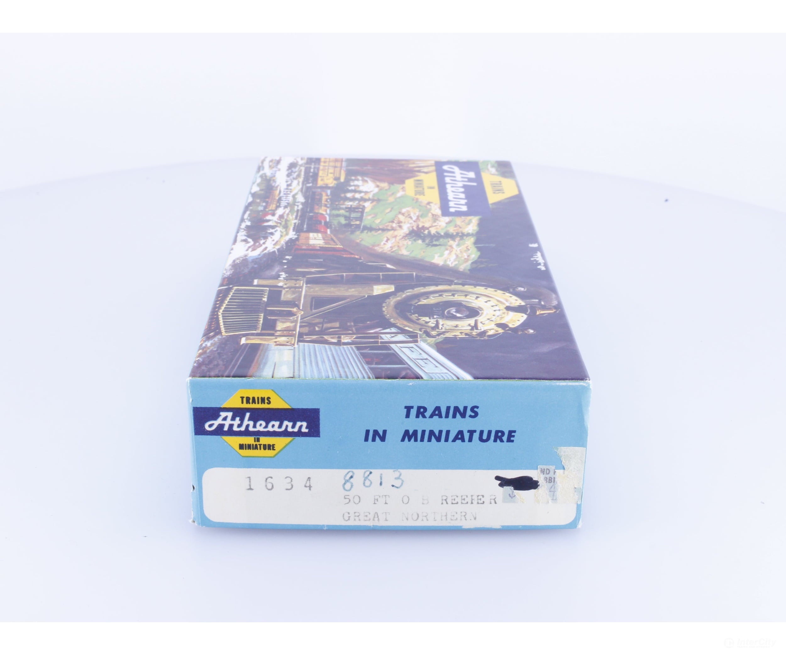 Athearn 1634 HO 50’ Single Door Boxcar Western Fruit Express (WFCX) Great Northern (GN) 8813 - Freight Cars