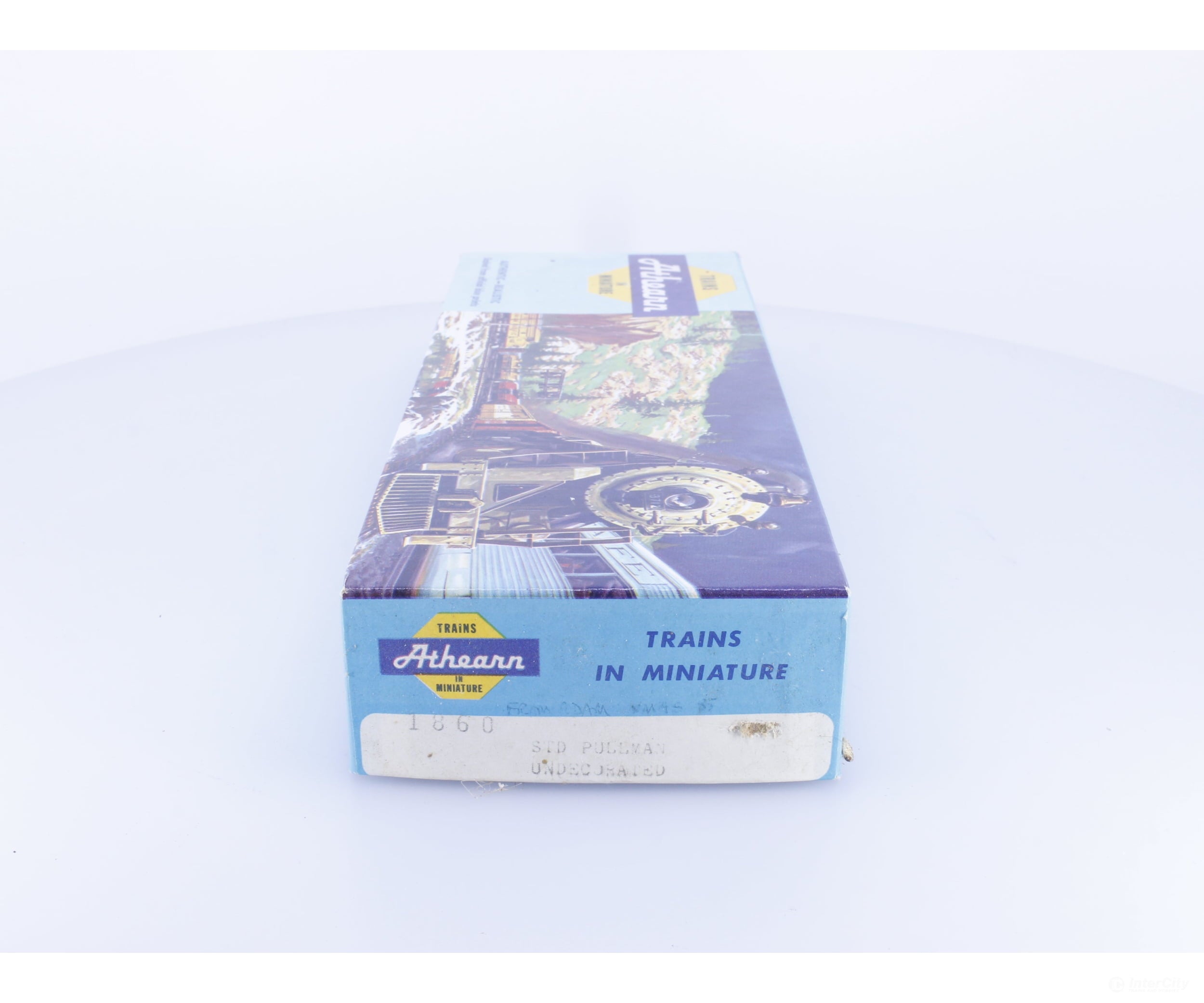 Athearn 1860 HO Standard Pullman Passenger Coach Kit Undecorated - Passenger Cars